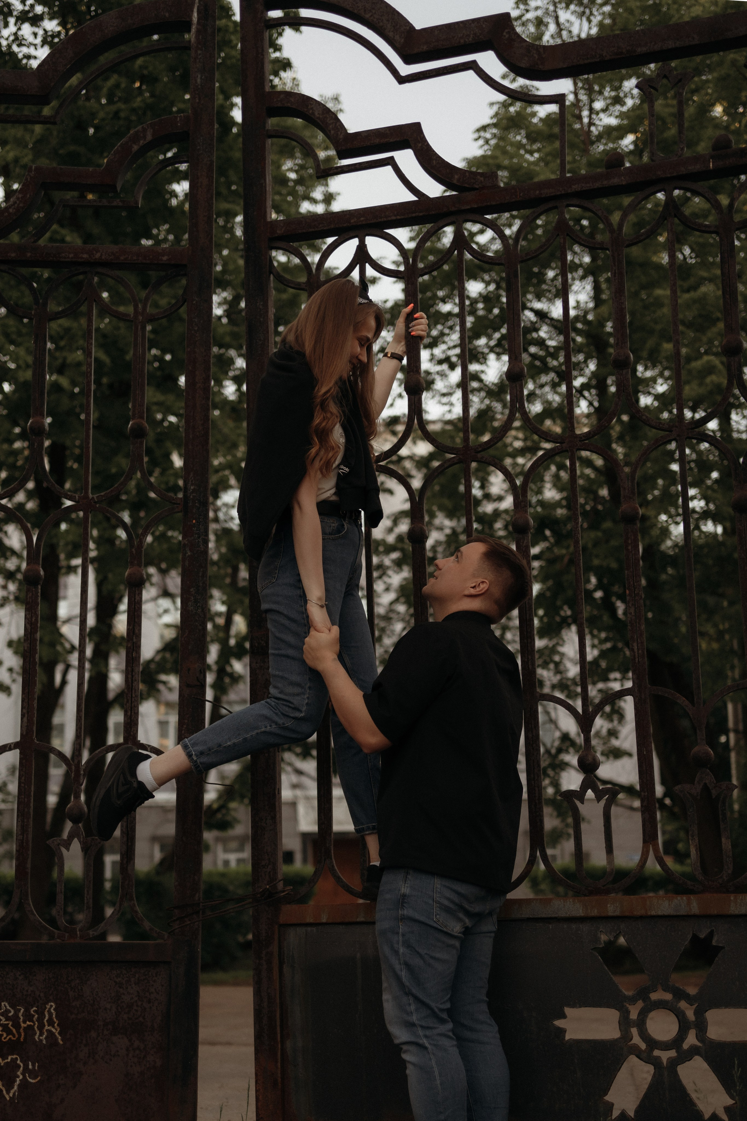 Парная уличная фотосессия в Архангельске. Портретный и свадебный фотограф в Архангельске Елизавета Стрекаловская