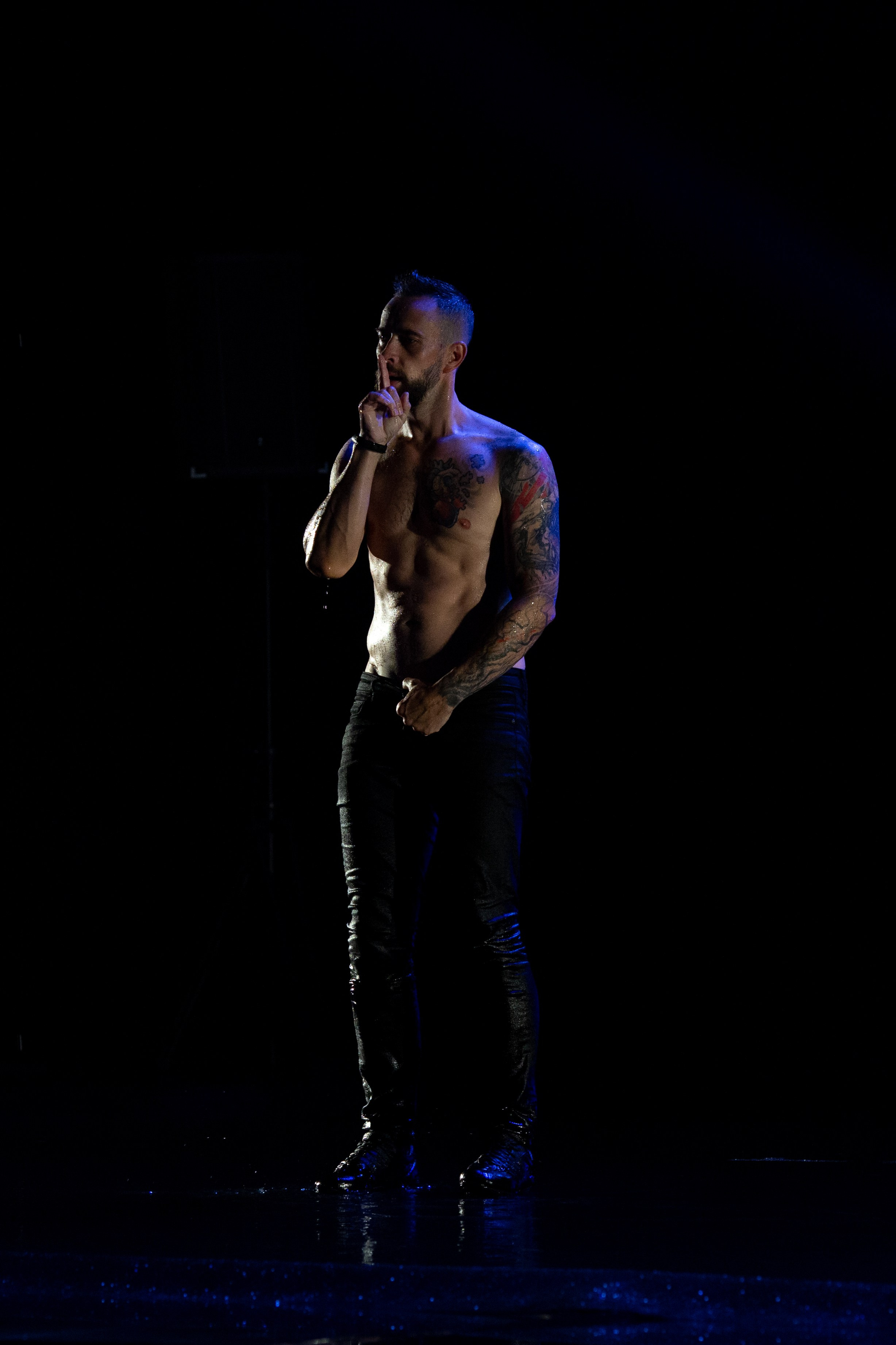 Искушение. Танец под дождём. Фотограф Антонина Свешникова. ВЫПУСКНЫЕ ФОТОКНИГИ для детских садов и школ. Москва, Владимир