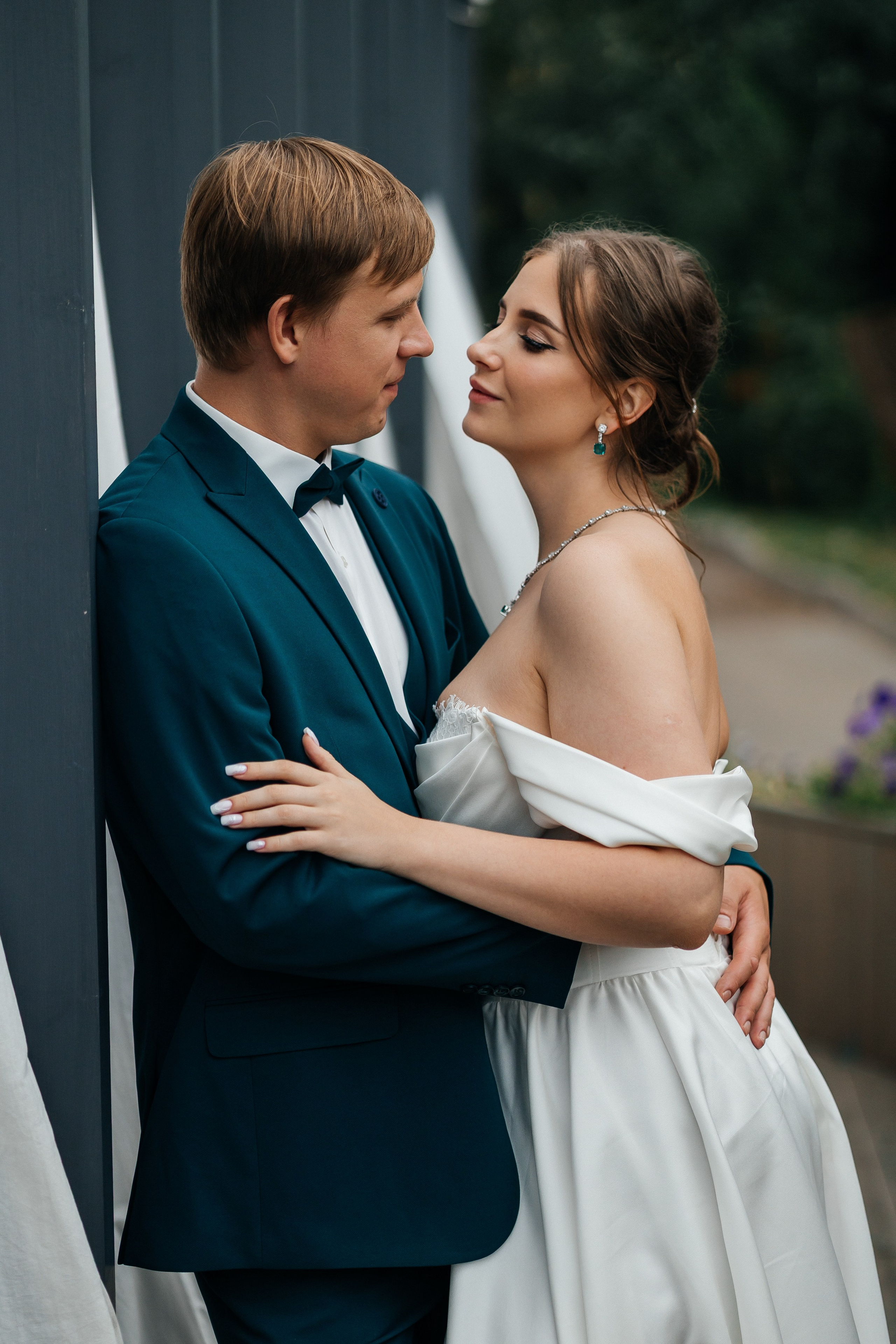 Свадебная прогулка на корабле. Олег Сверчков | Свадебный фотограф Вологда