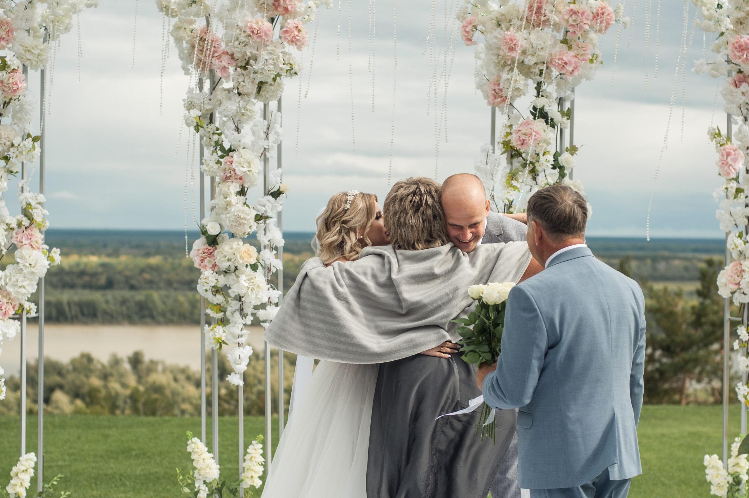 Шикарная свадьба в обрыве. Свадебный организатор Марина Корсакова, Барнаул, Бийск, Алтайский край, Горный Алтай, Новосибирск
