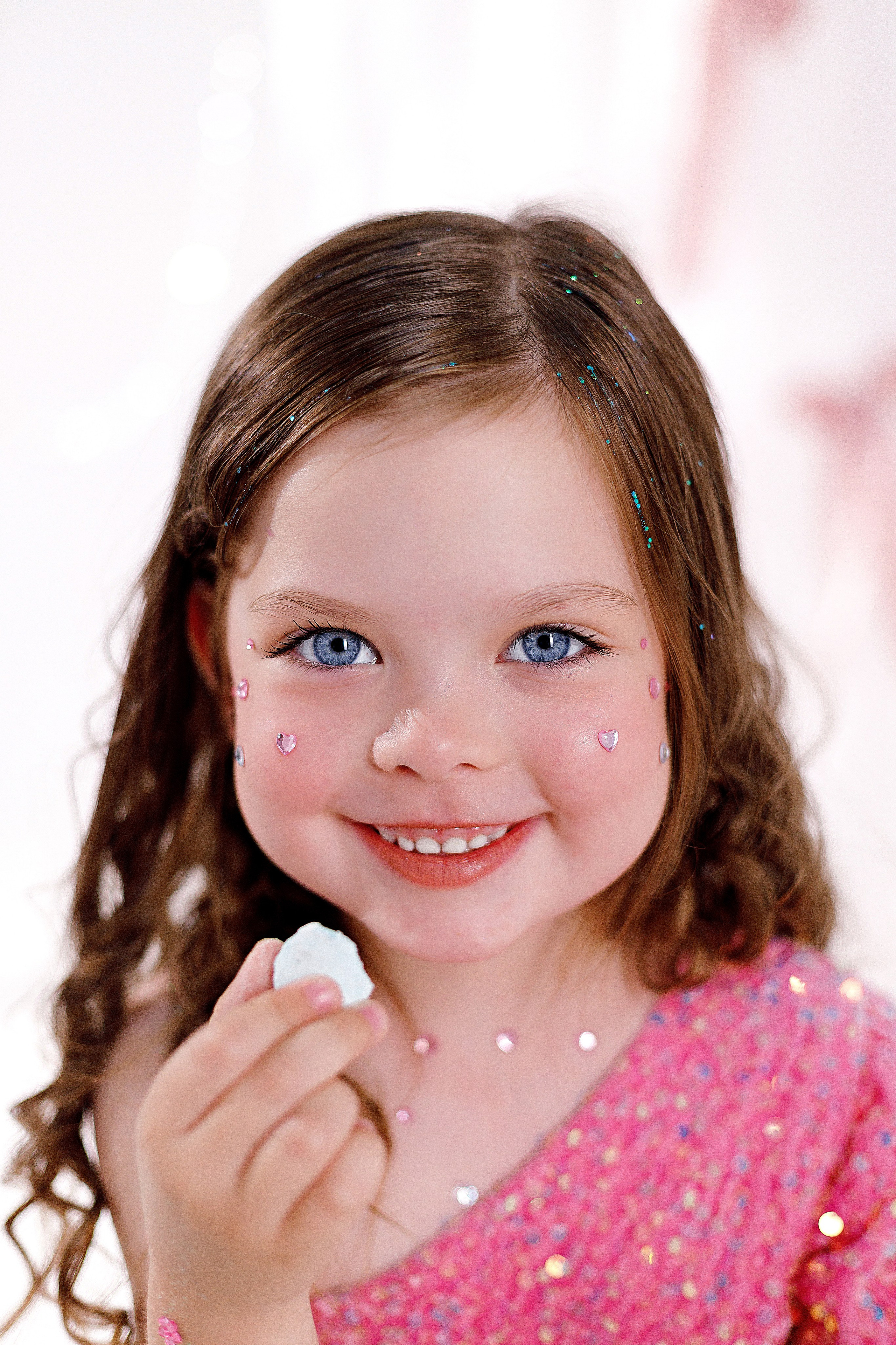 Фотопроект для девочек с макияжем и платьем Сочи