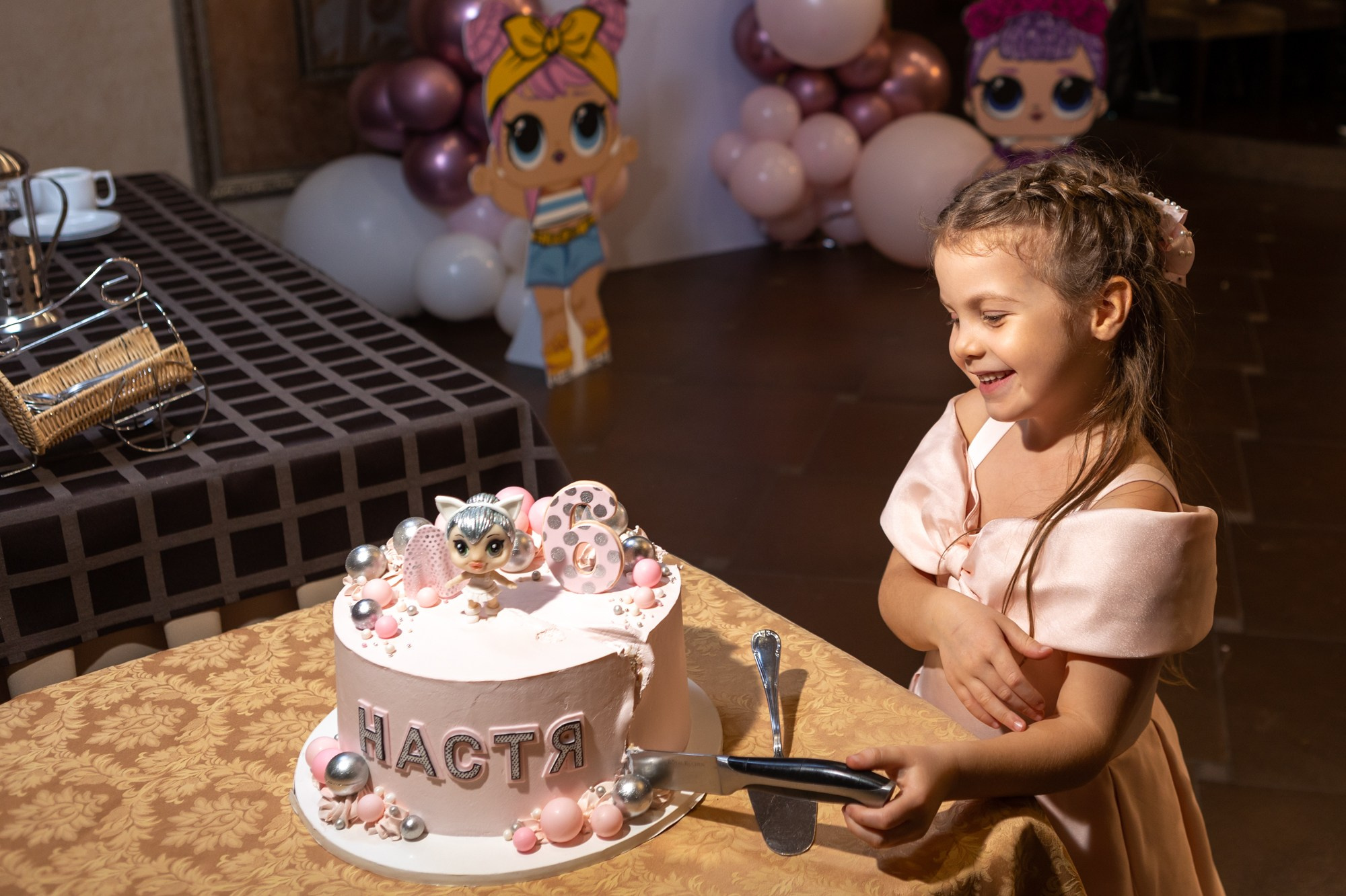 День Рождения Анастасии в ресторане Инконтро. Фотограф в Оренбурге. Профессиональный фотограф