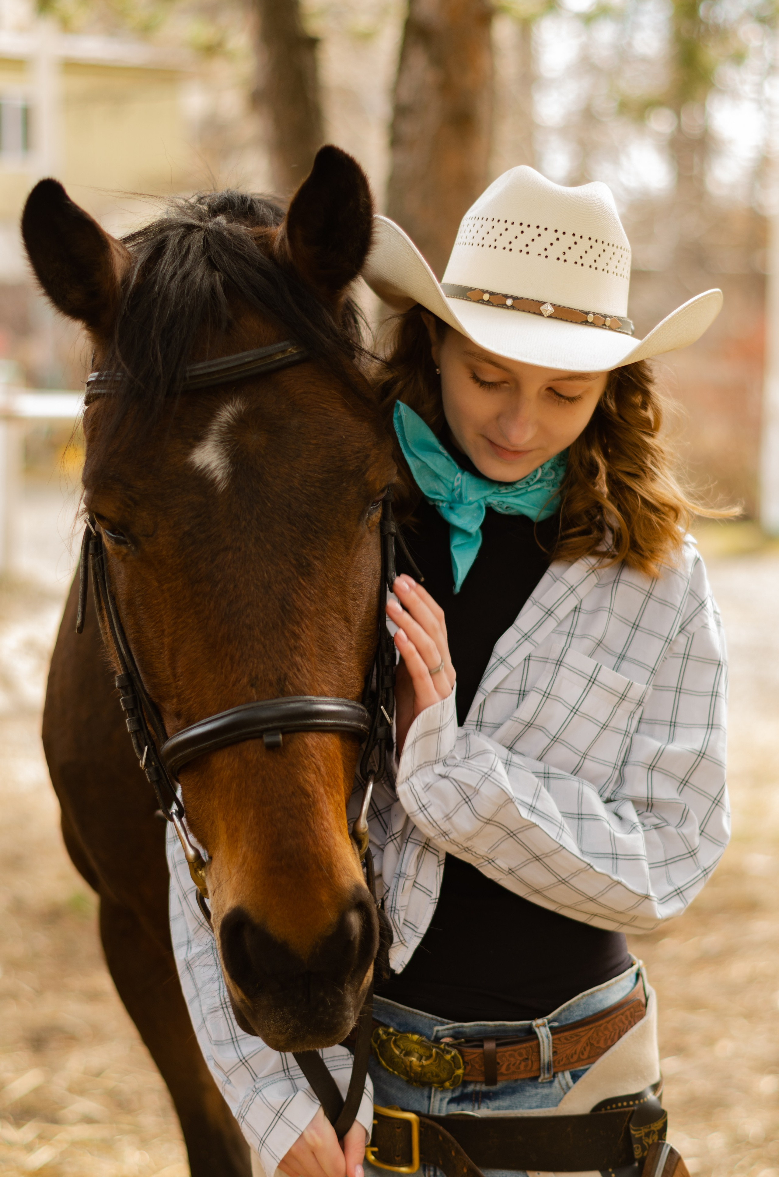 Ковбойская девчонка. Фотограф Марина Доглядная Челябинск фотосессии с лошадьми, мотоциклами