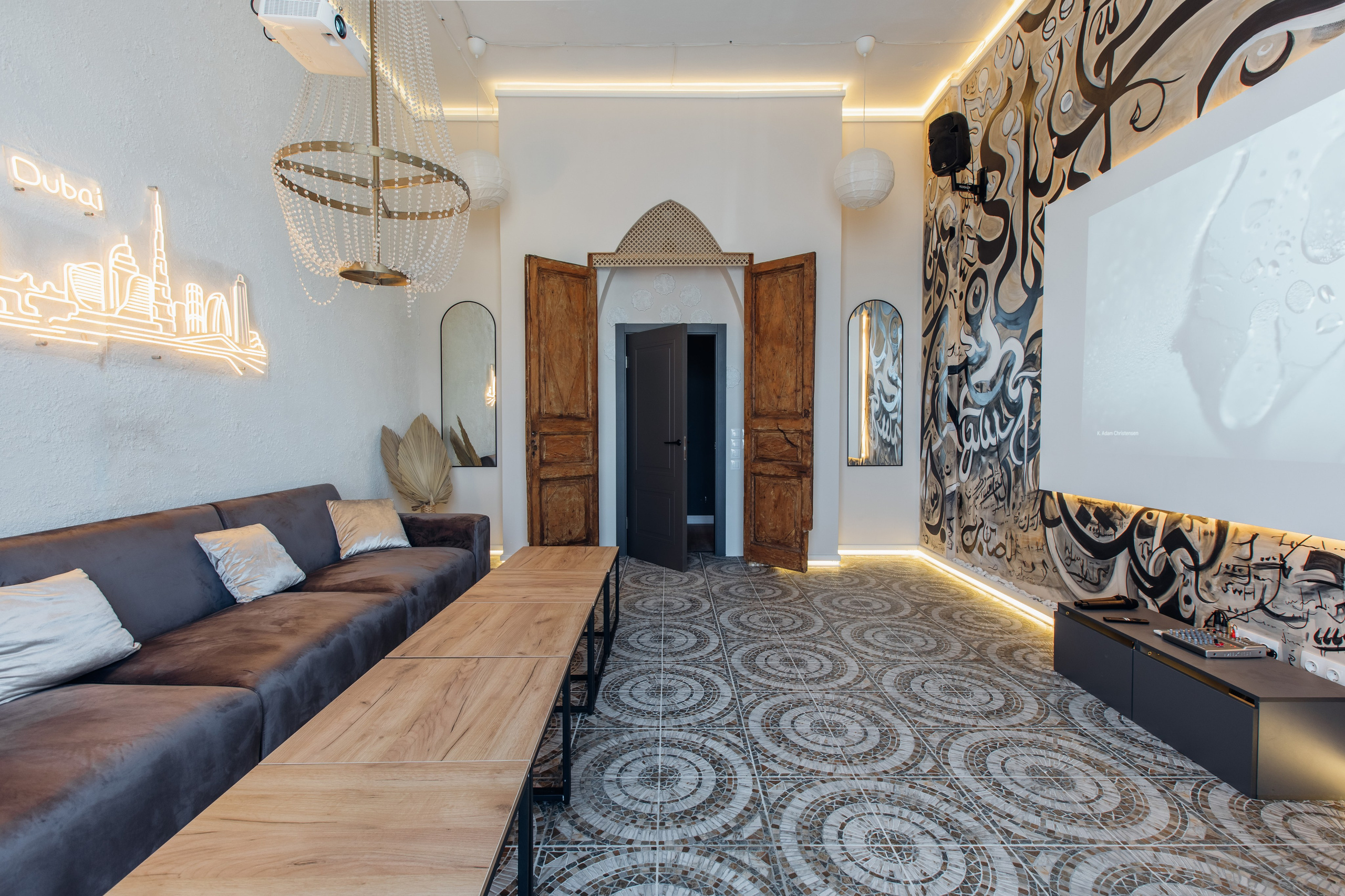 Дубай (лето). Аренда лофта в СПб для мероприятий