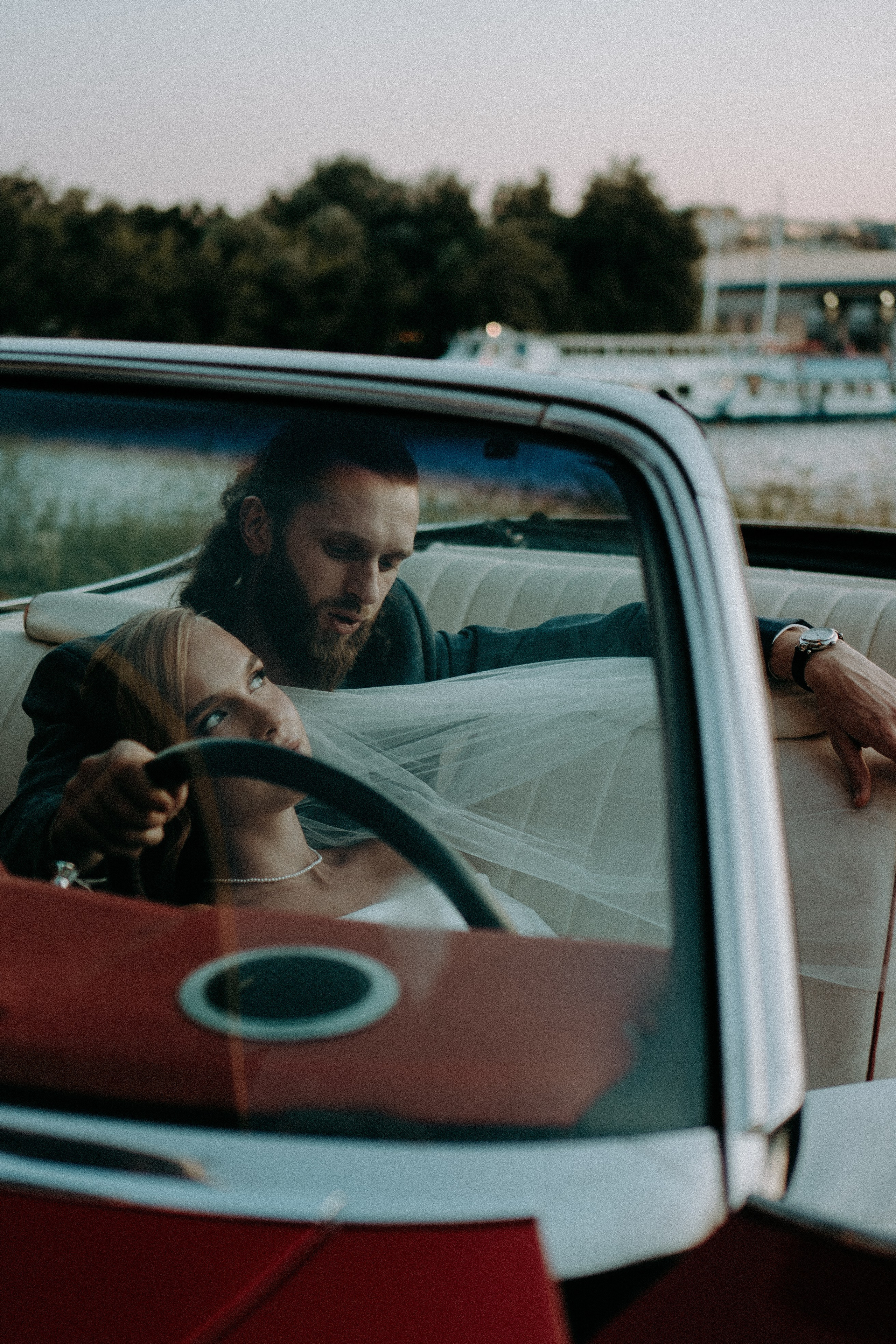 СВАДЕБНАЯ СЬЕМКА ВОЗЛЕ МСОТА БЕТАНКУРА НА КАБРИОЛЕТЕ. Профессиональный фотограф, Санкт-Петербург — Виктория Богомолова