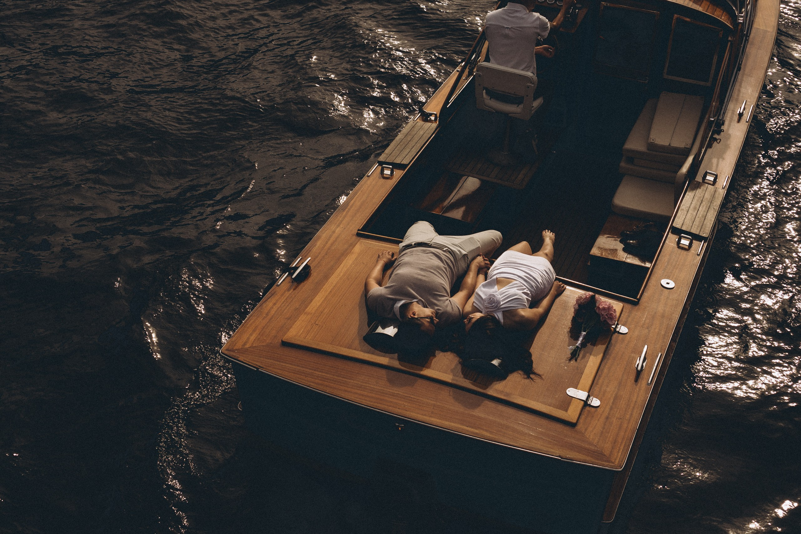 СВАДЕНБНАЯ СЬЕМКА НА КАТЕРЕ ПО КАНАЛАМ САНКТ-ПЕТЕРБУРГА И В АКВАТОРИИ НЕВЫ. Профессиональный фотограф, Санкт-Петербург — Виктория Богомолова