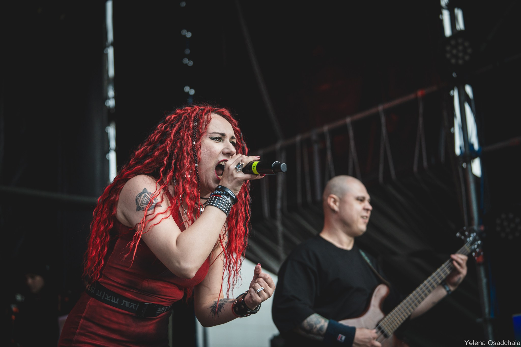 Живой 2025 — День 1. Елена Осадчая — фотографирую музыку на сцене и в жизни