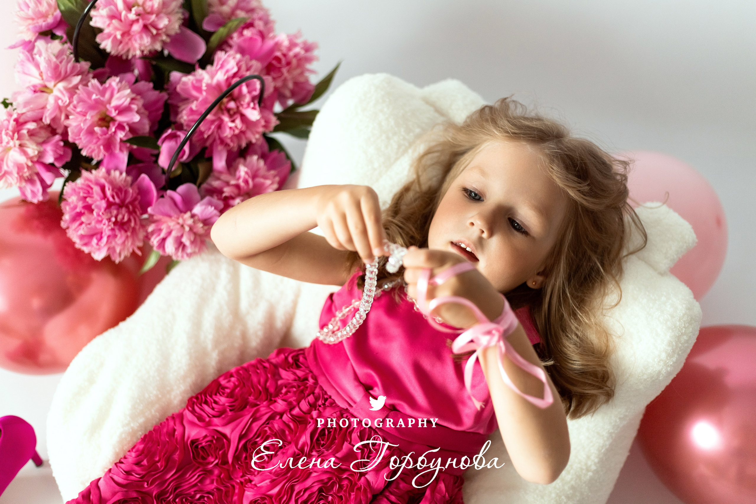 «Модница в розовом» В моей студии. Вероника и Александра. 2024. Фотограф Пермь. Свадьбы. Семья и дети, школа, д. сад. Фотокниги