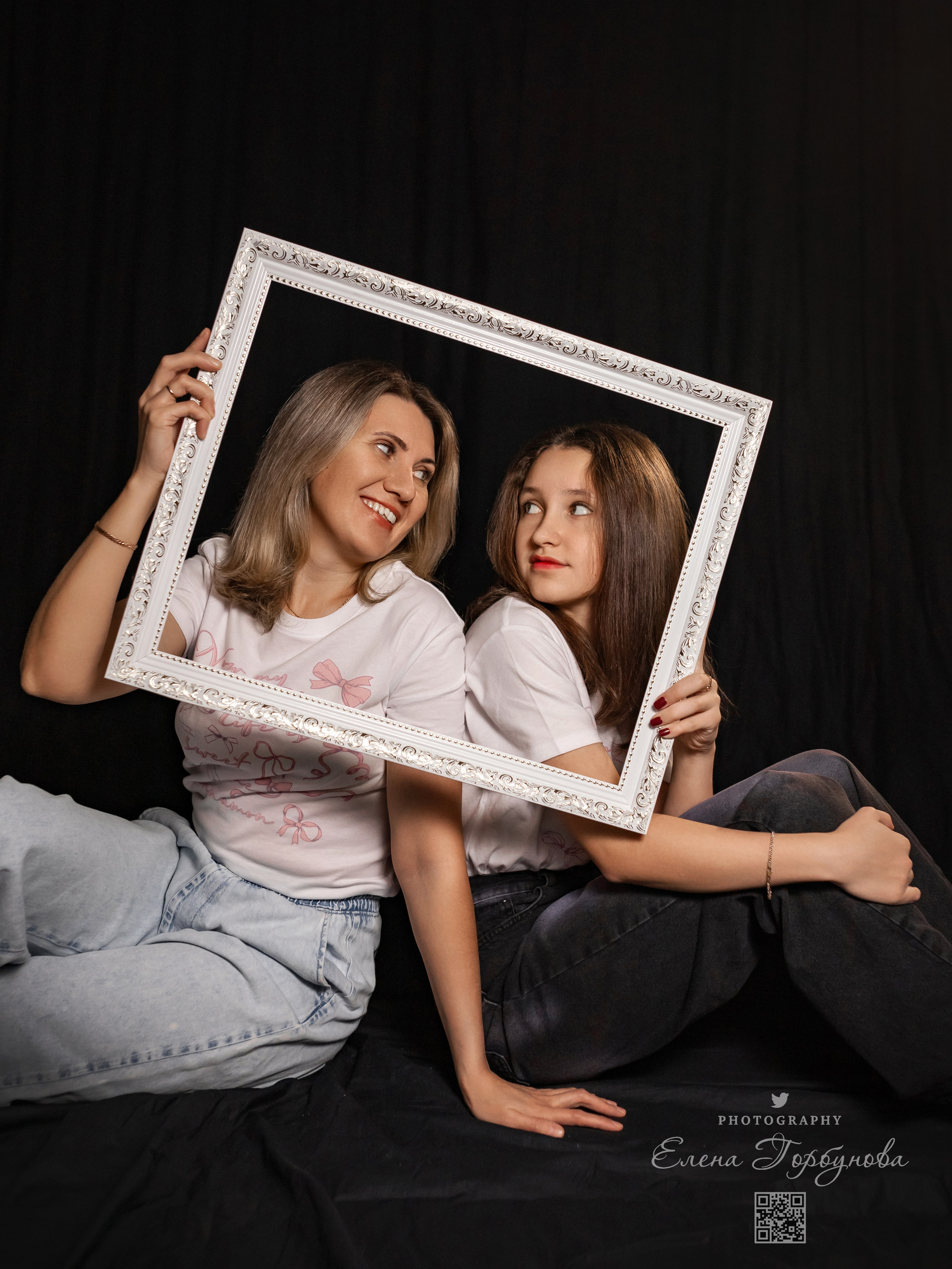 Ольга и Даша. Моя студия. Ноябрь 2024. Фотограф Пермь. Свадьбы. Семья и дети, школа, д. сад. Фотокниги