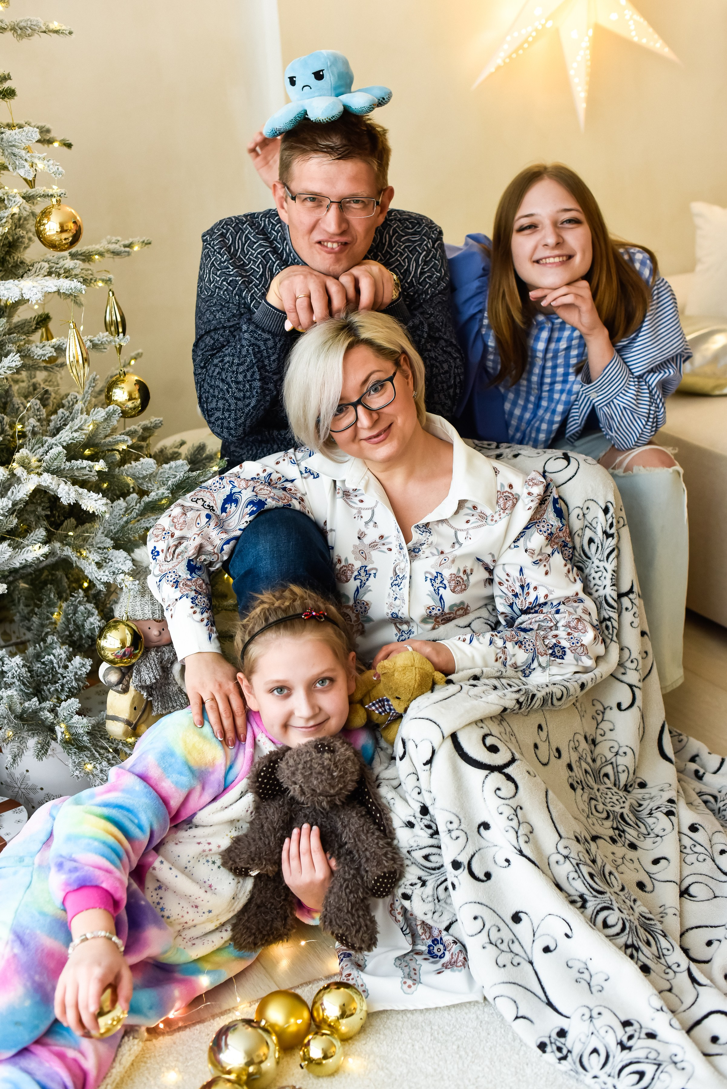 Семья Александра и его девочек)