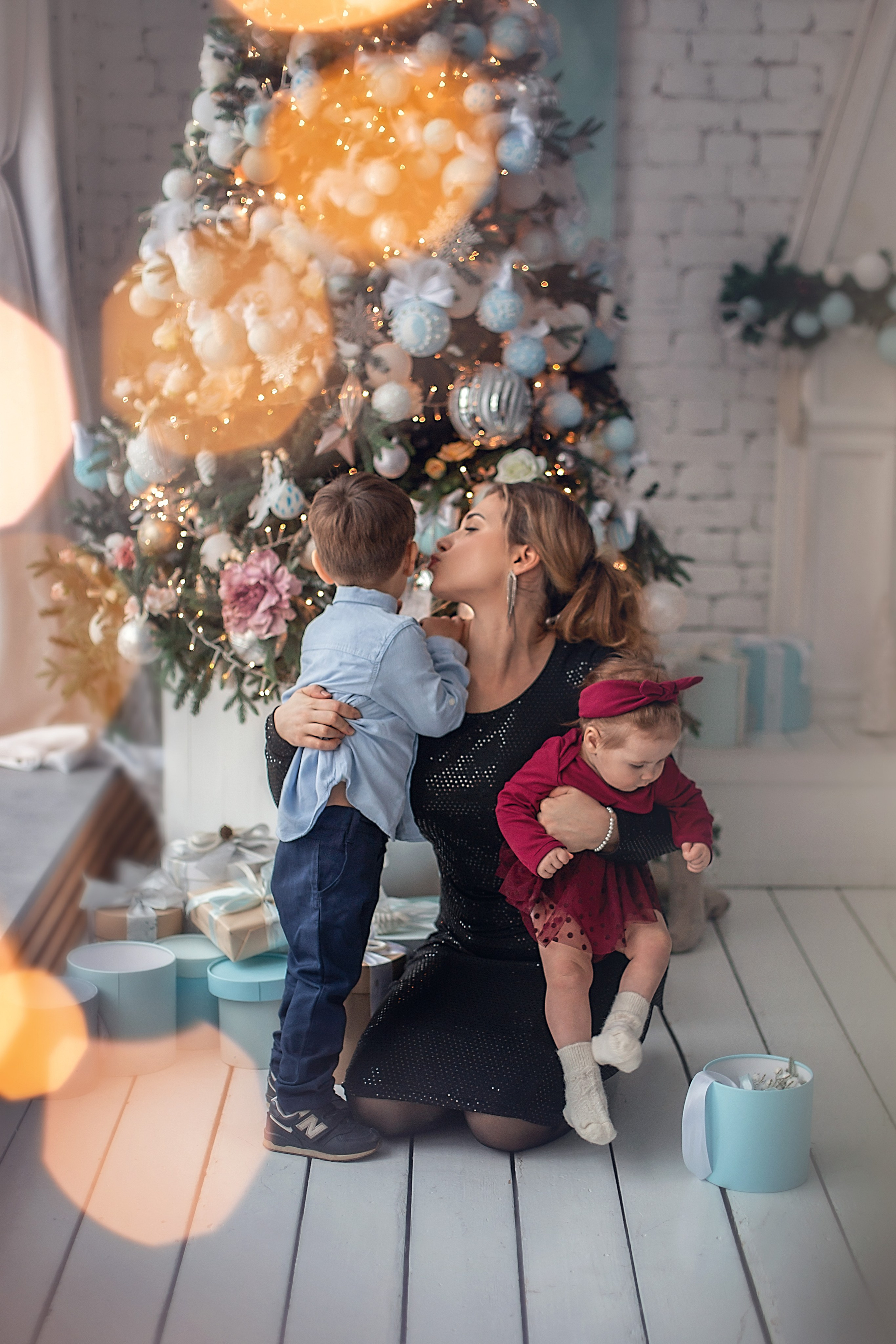 Новогодняя_Катюша с детьми. Семейный фотограф в Санкт-Петербурге