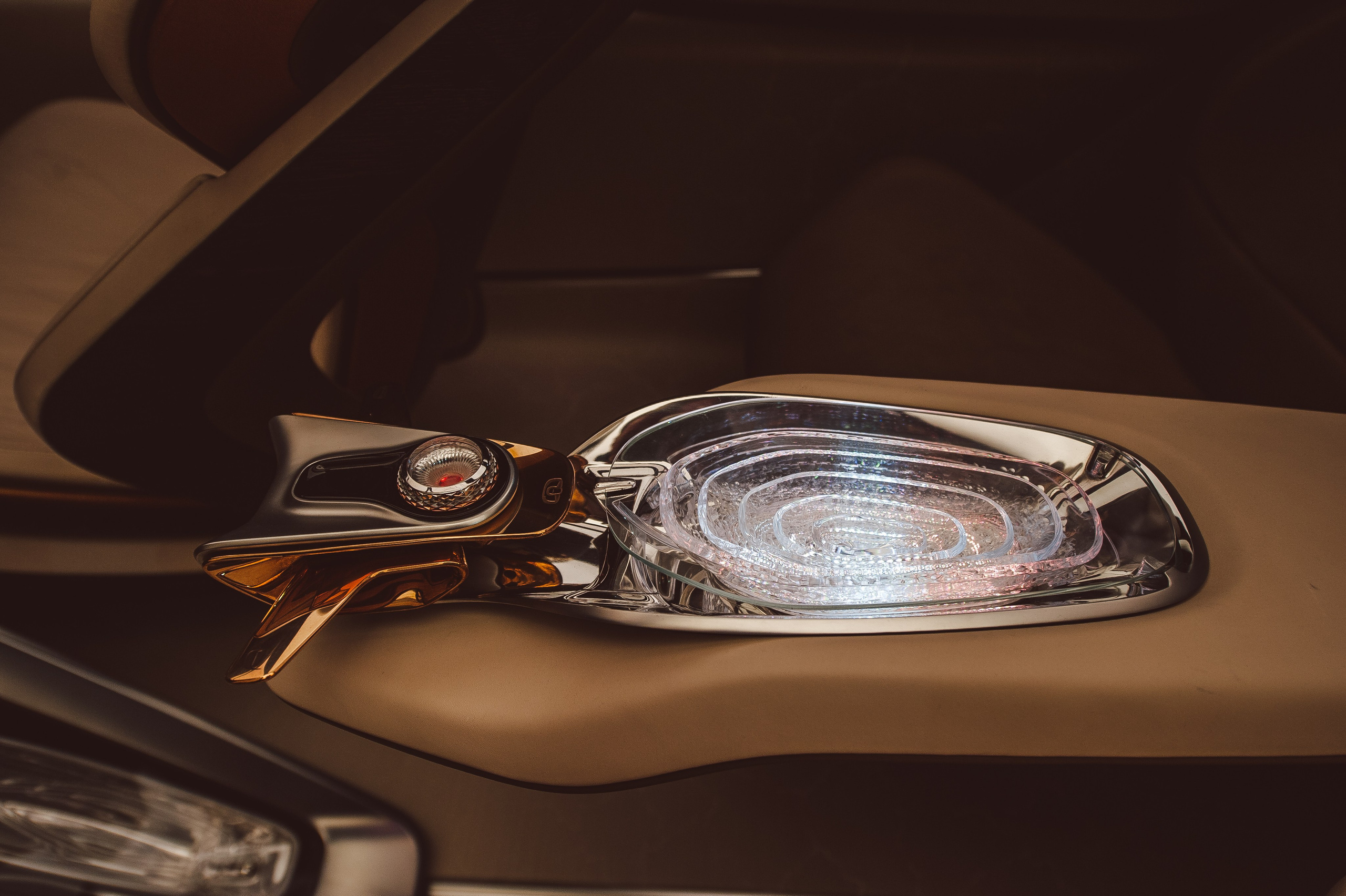 Премьера Bentley100EXP, Кру Великобритания. Репортажный фотограф Андрей Бузин