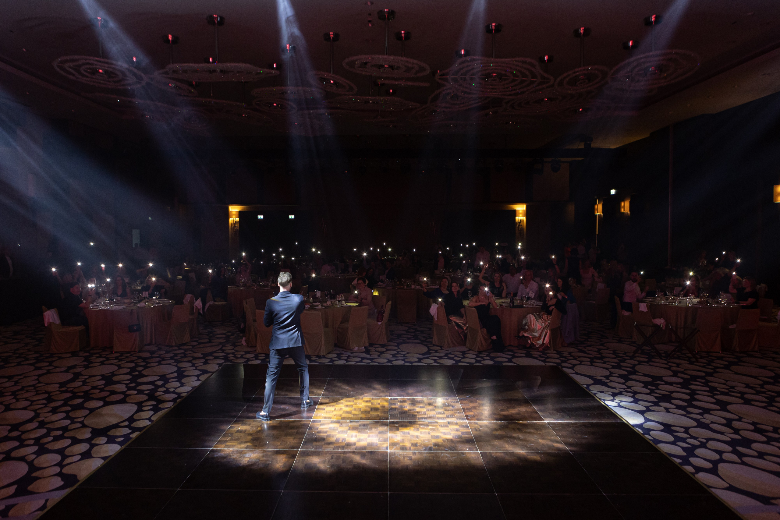 Abu-Dhabi | NA VOLNE Backstage. Фотограф Юлия Назарова