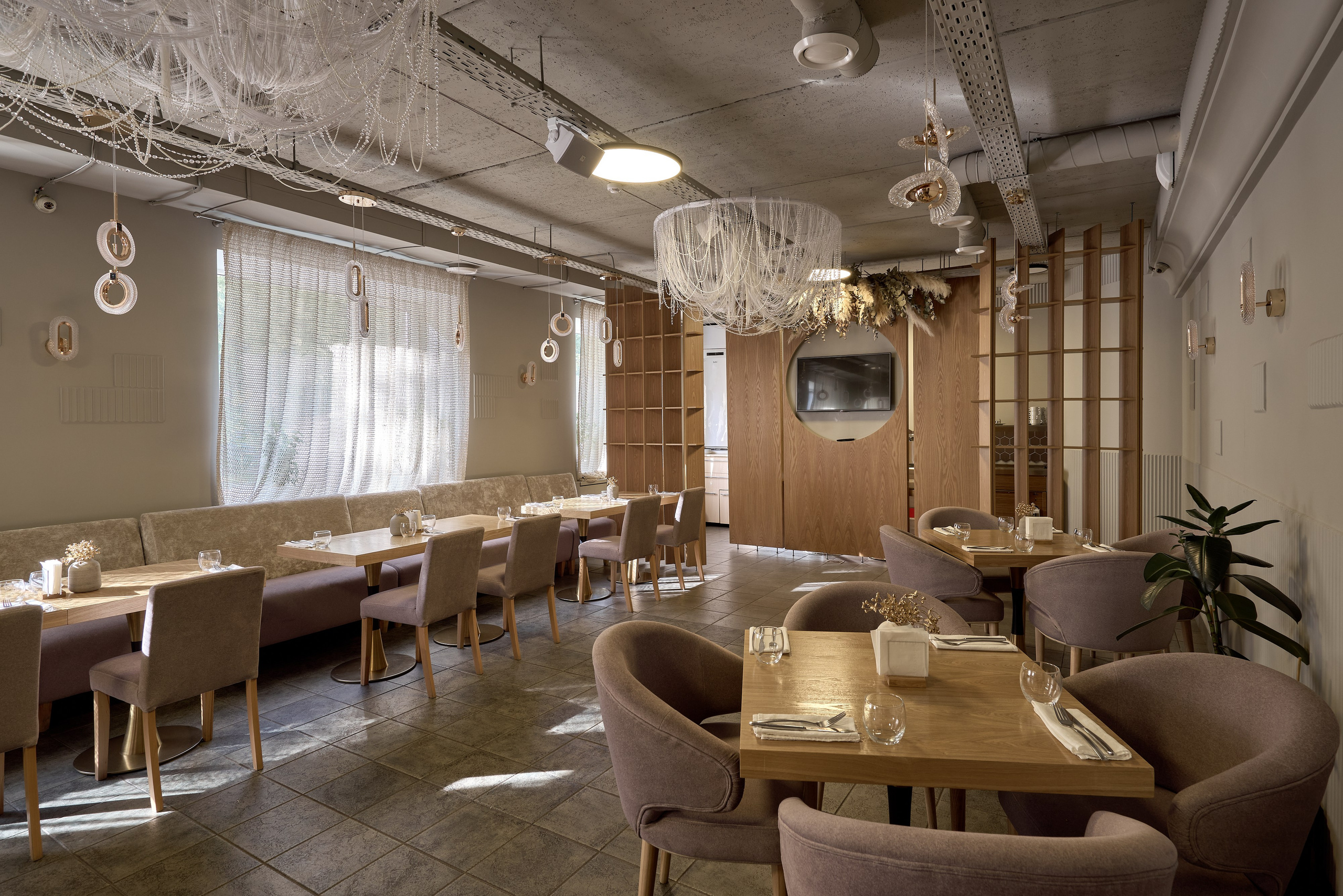 Ресторан М.Оне, Магнитогорск. Абросимов Лев интерьерный и архитектурный фотограф