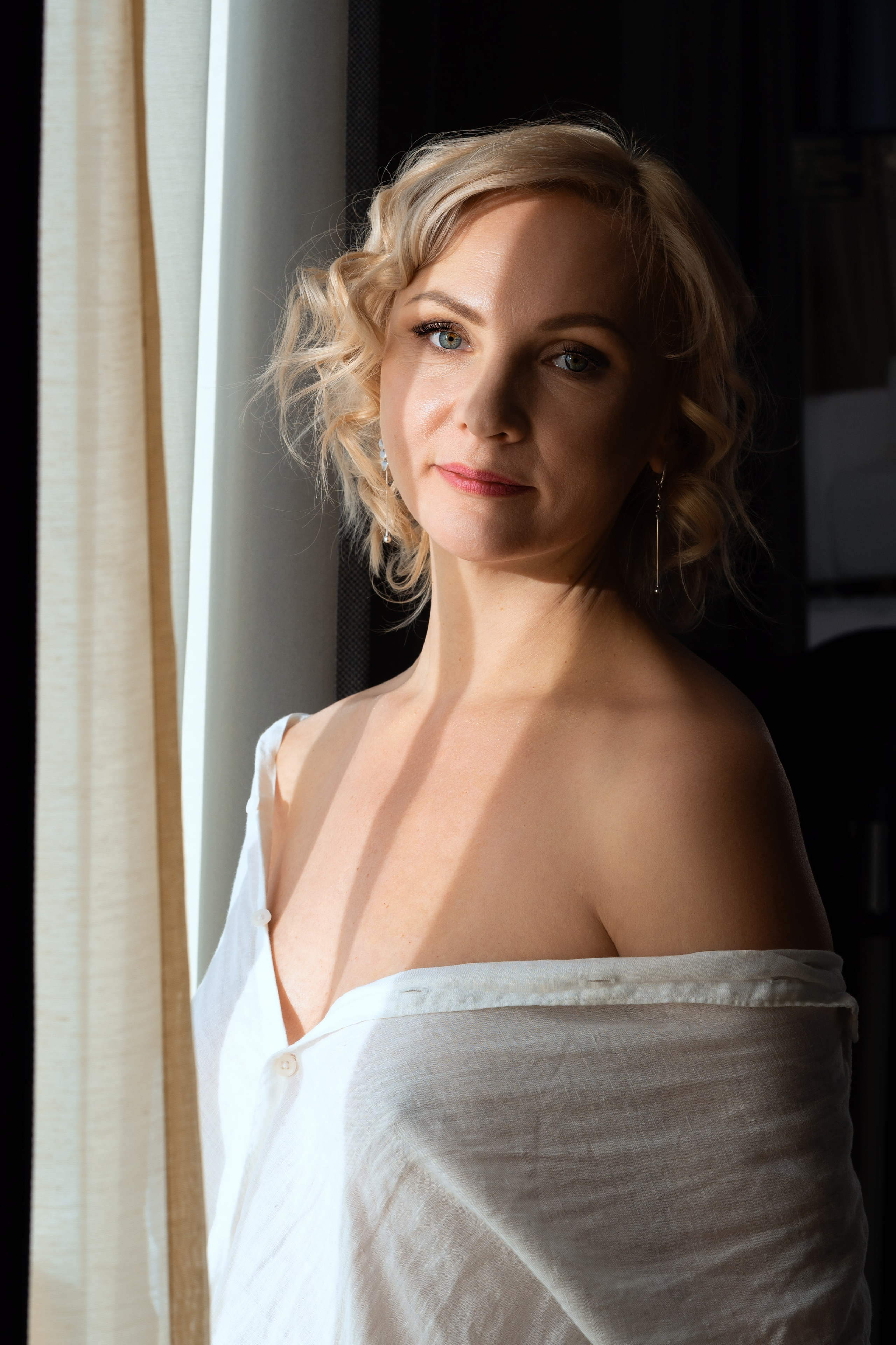 Новогодняя фотосессия в белой рубашке