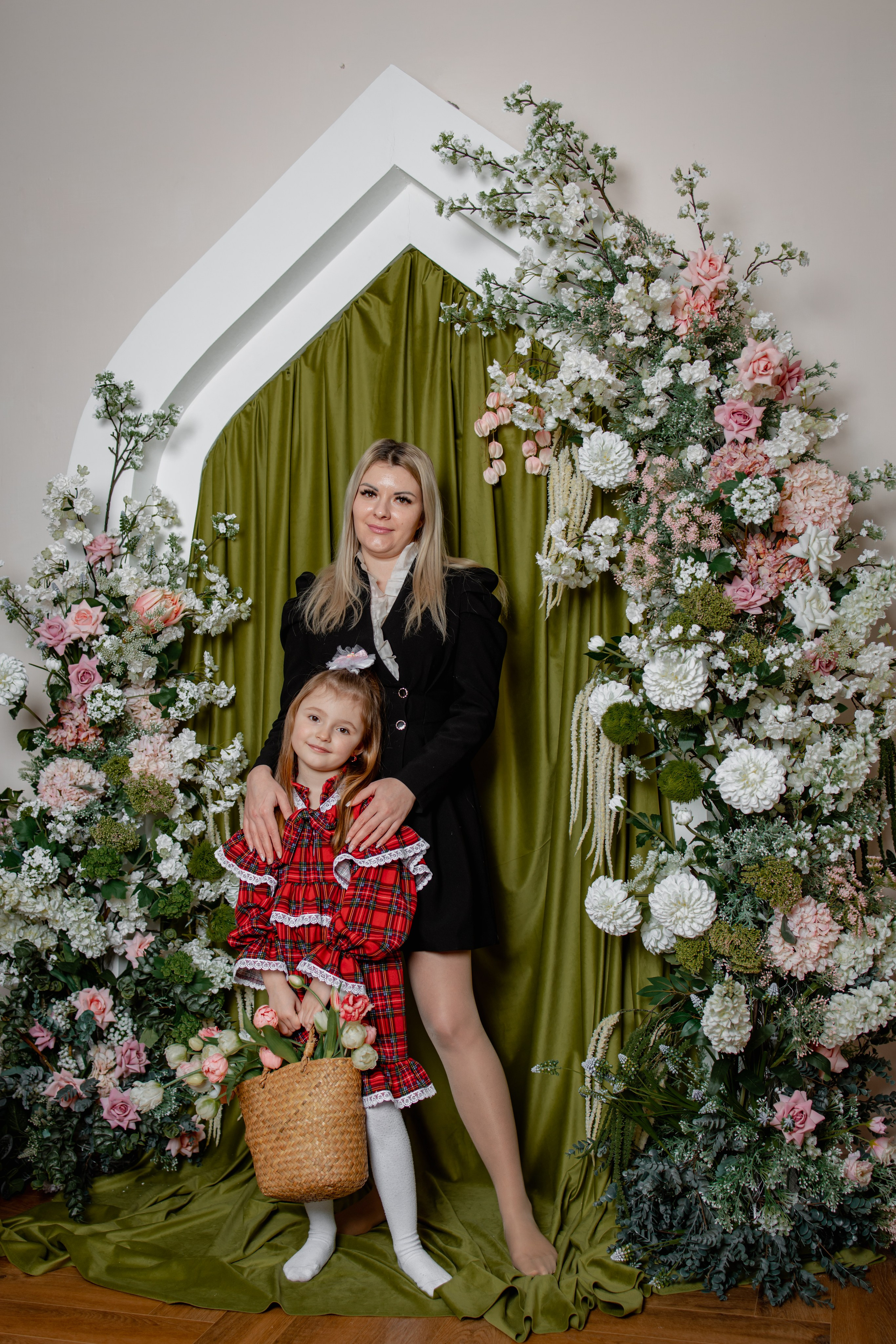 Семейная фотосессия (Весна в студии). Свадебный фотограф Краснодар Инна Кириенко