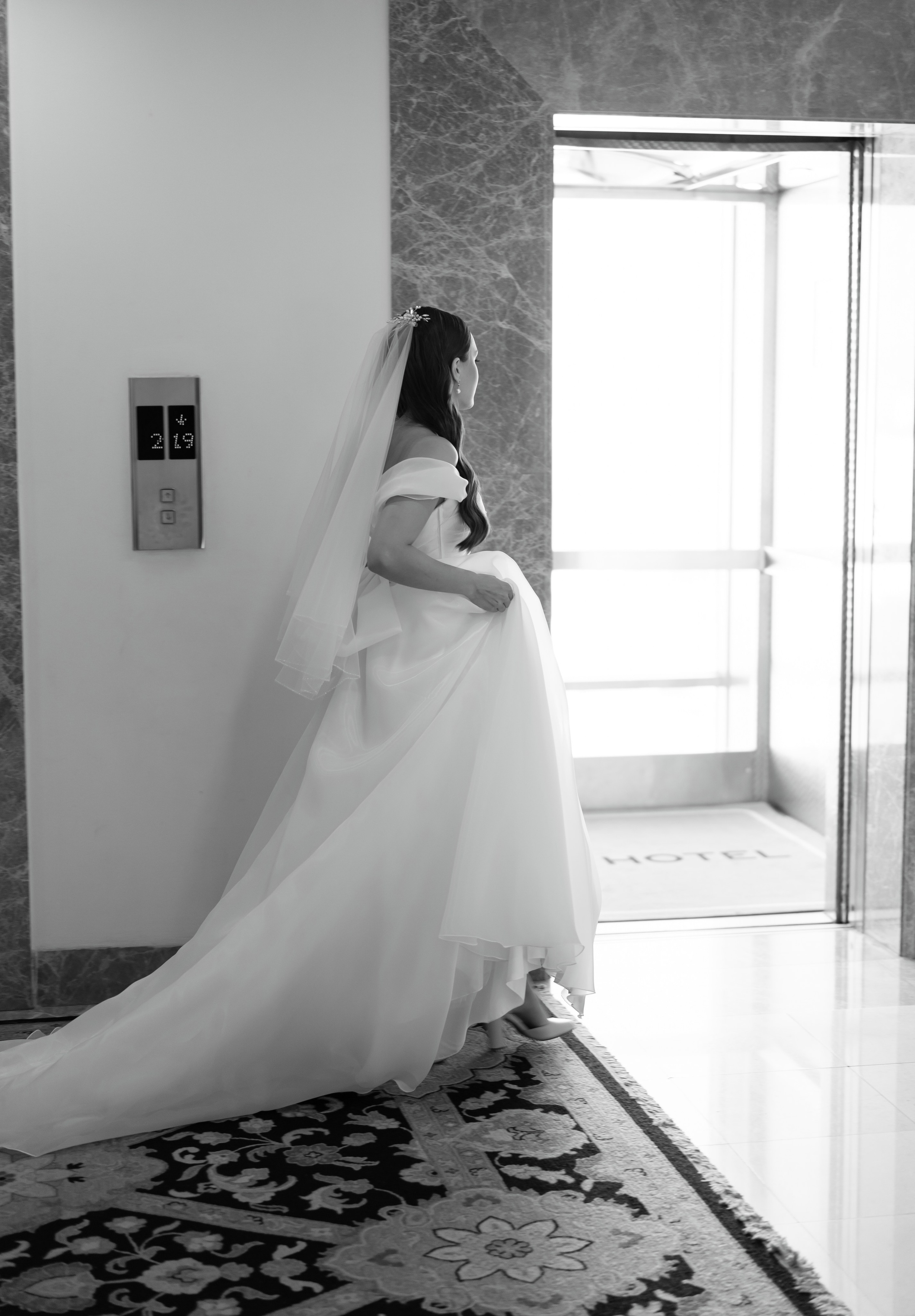 Свадебная фотосессия в Москве. Фотосъёмка в усадьбе Царицыно. Свадебный фотограф Вера Климова