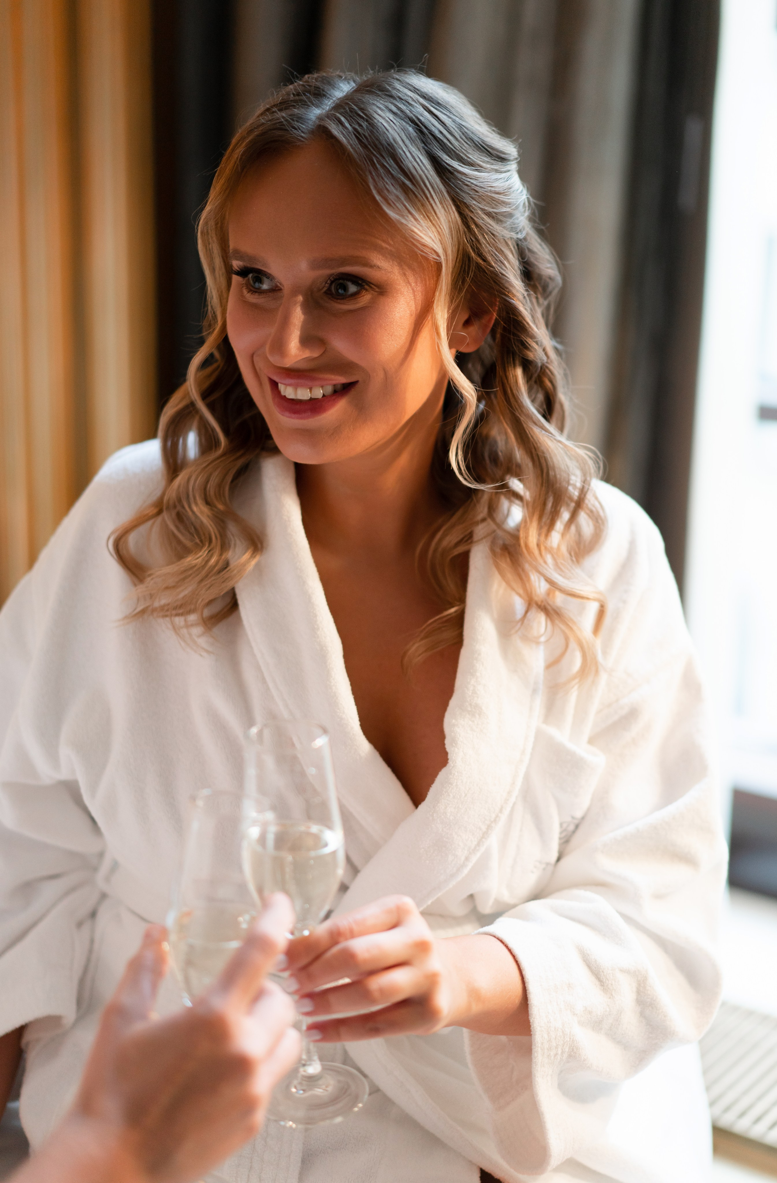 Свадебная фотосессия в отеле The St. Regis Moscow Nikolskaya. Свадебный фотограф Вера Климова