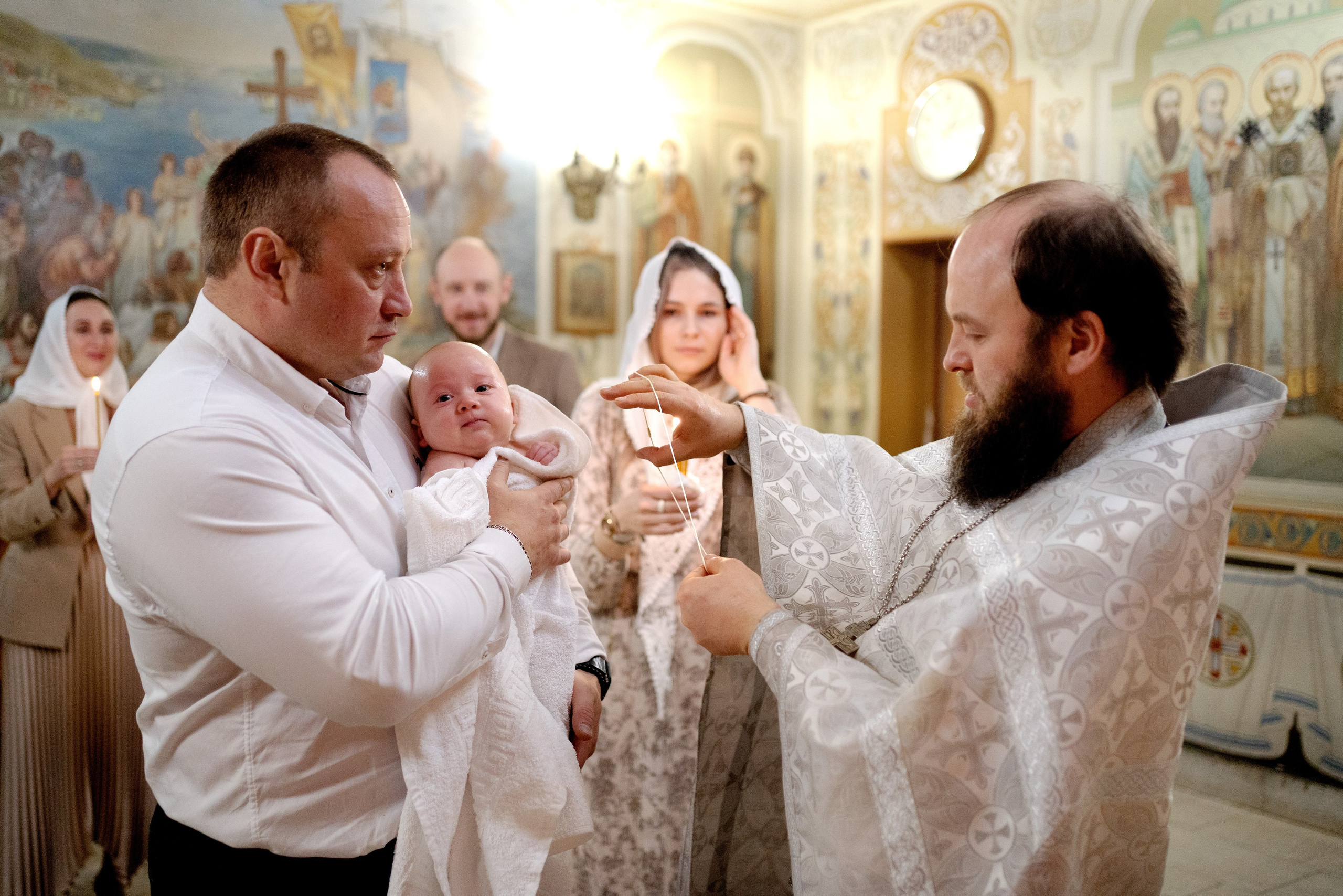 Съемка Таинства Крещения в храме Архангела Михаила в Тропареве. Семейный и детский фотограф в Москве Екатерина Офицерова