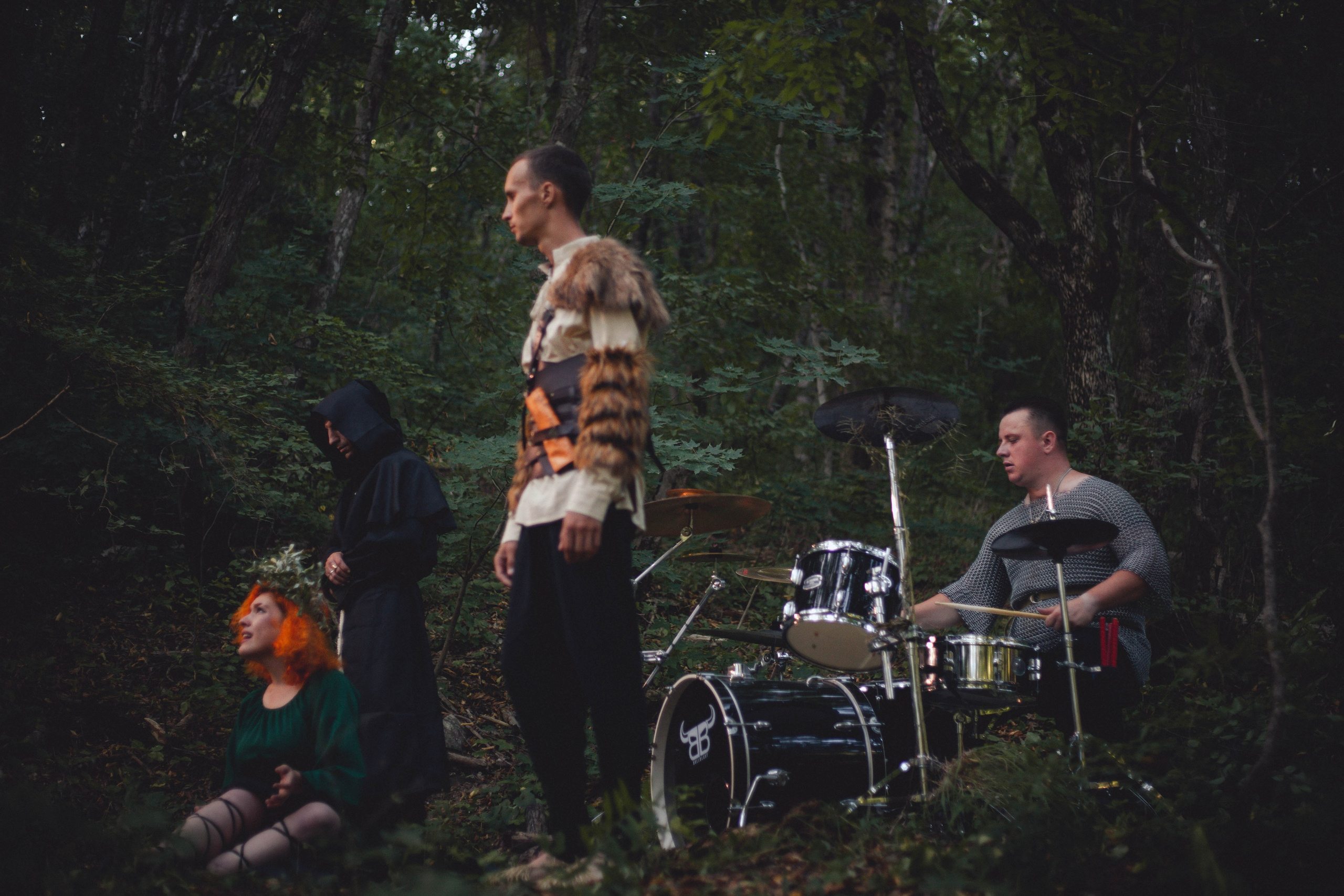 Клип. Уличный фотограф Города N