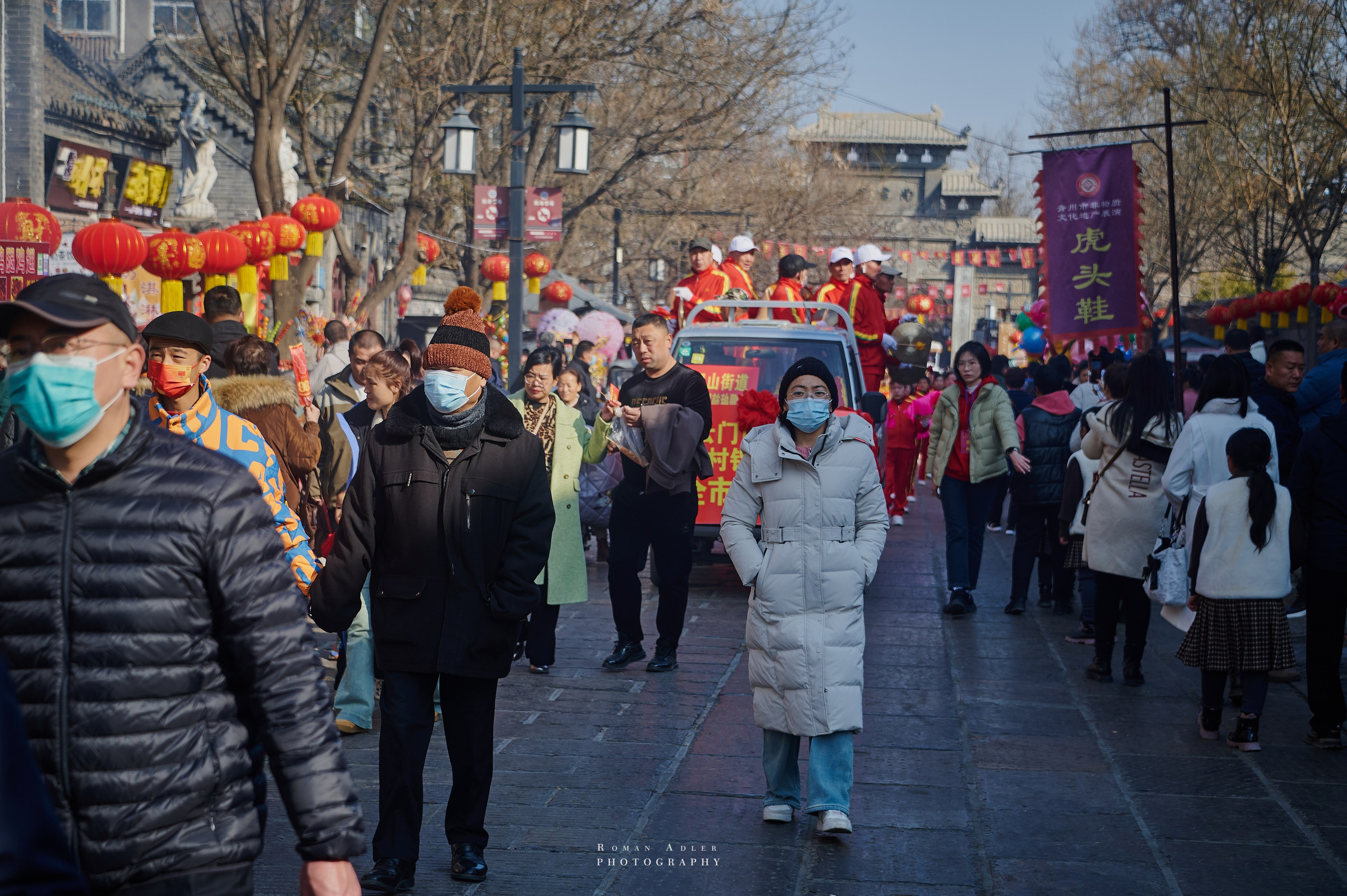 Новогодний парад в Цинчжоу. Китай. Фотограф Роман Адлер