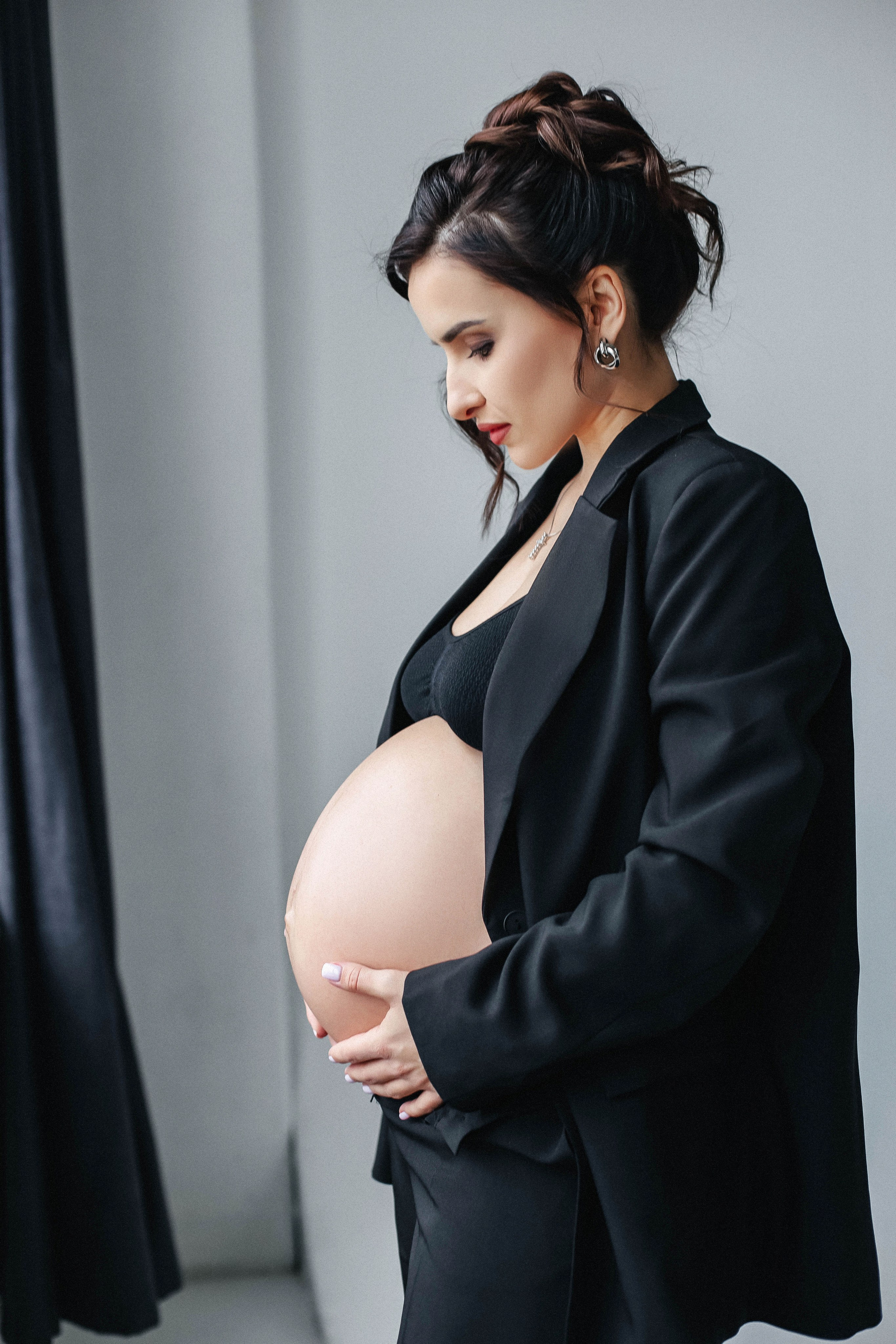 Фотосессия беременности в Москве в студии. Свадебный и семейный фотограф в Москве