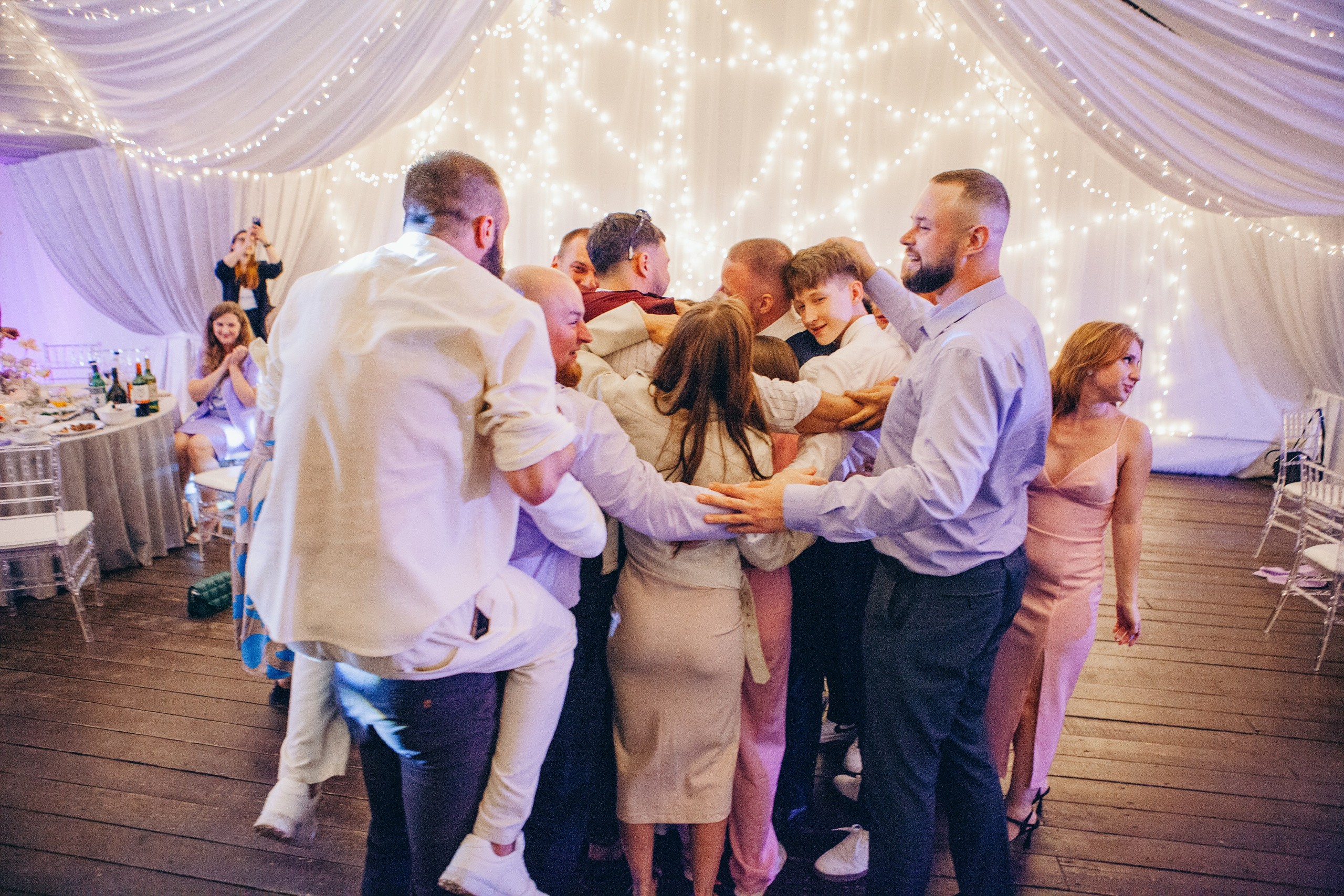 Свадебная фотосессия в отеле hartwell hotel и на патриарших прудах. Фотограф Ольга Ефремова