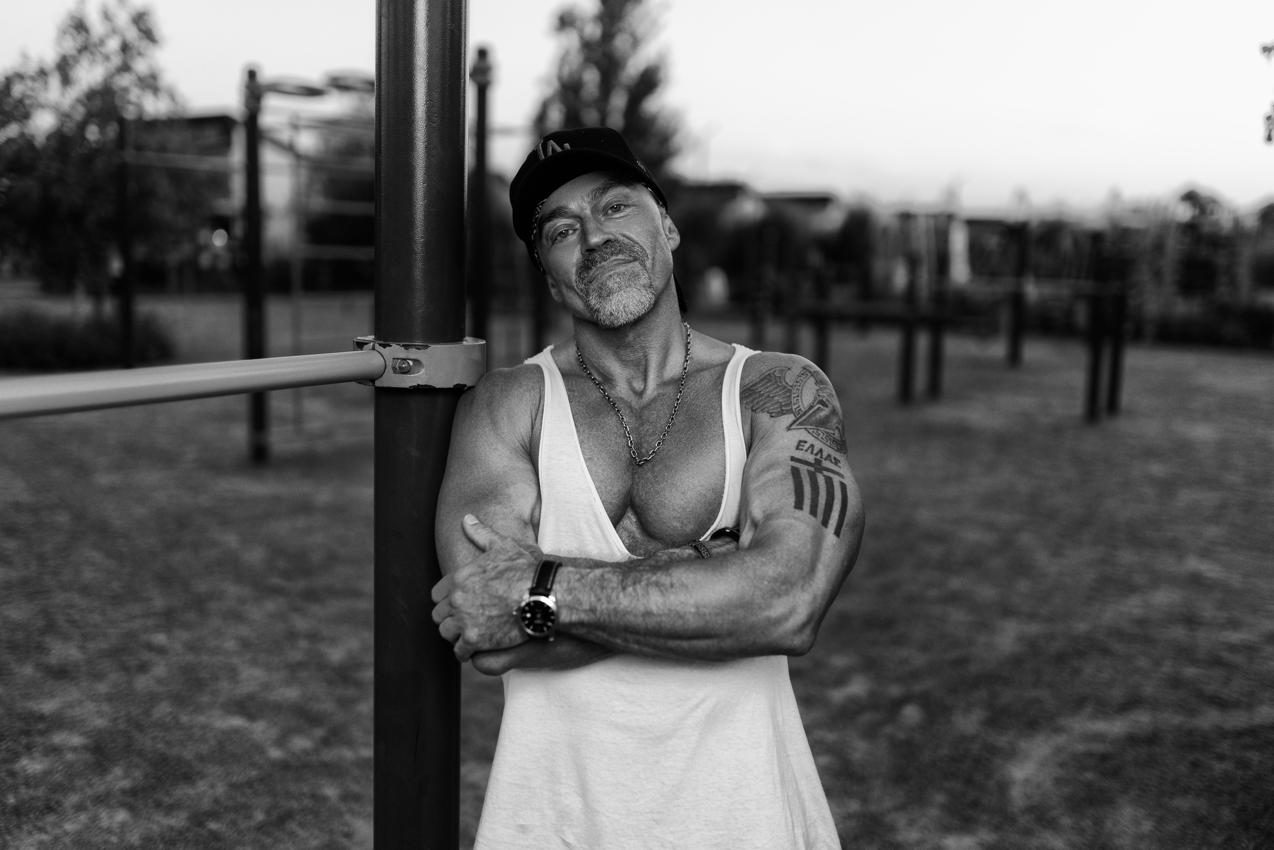 Фотосет на улице и спортплощадке с Александром для контента. Дмитрий Шульгин, портретный фотограф в Воронеже