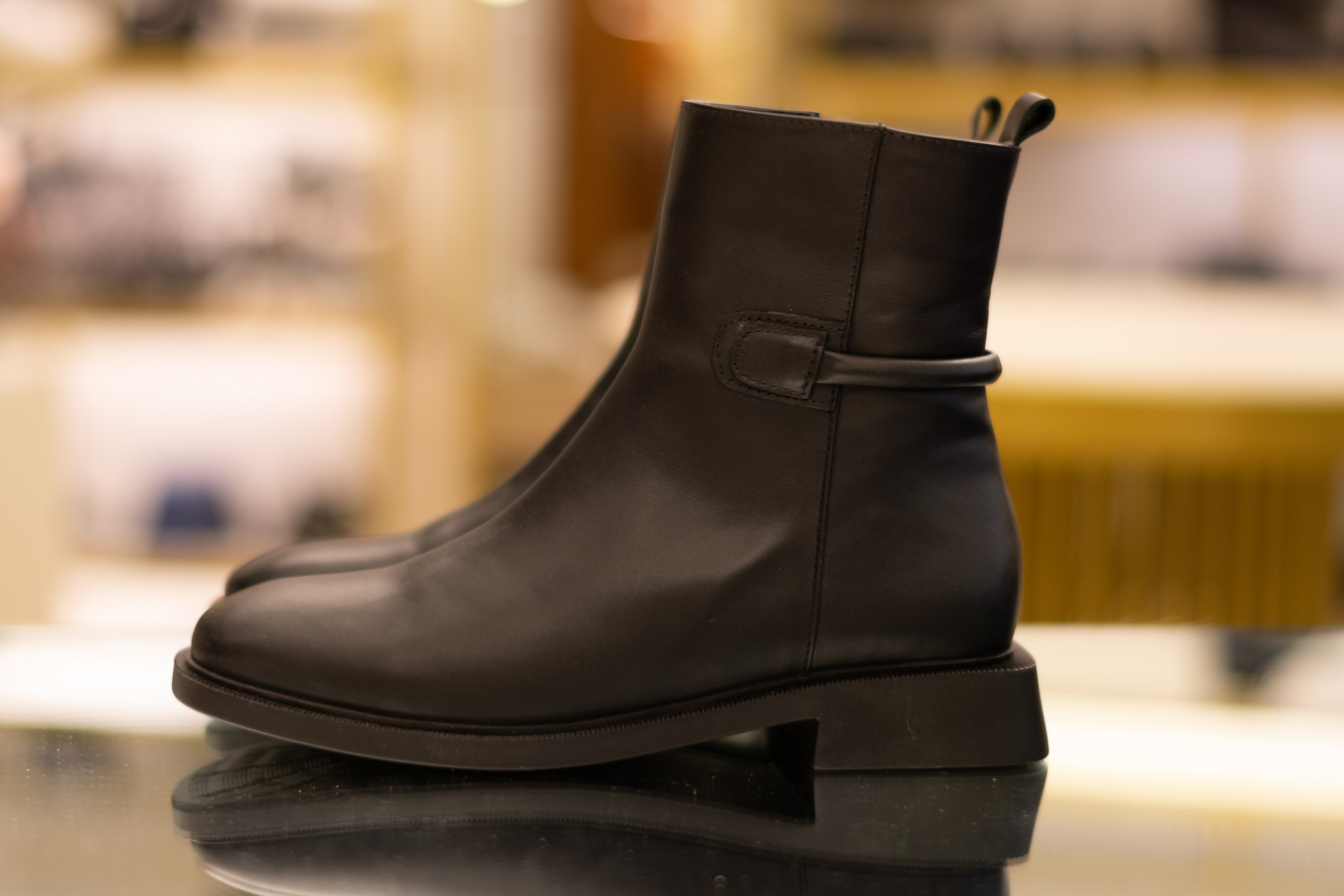 Для организаций. Предметная фотосессия для обувного магазина Capsula. Фотограф/видеограф Богдан Голованов