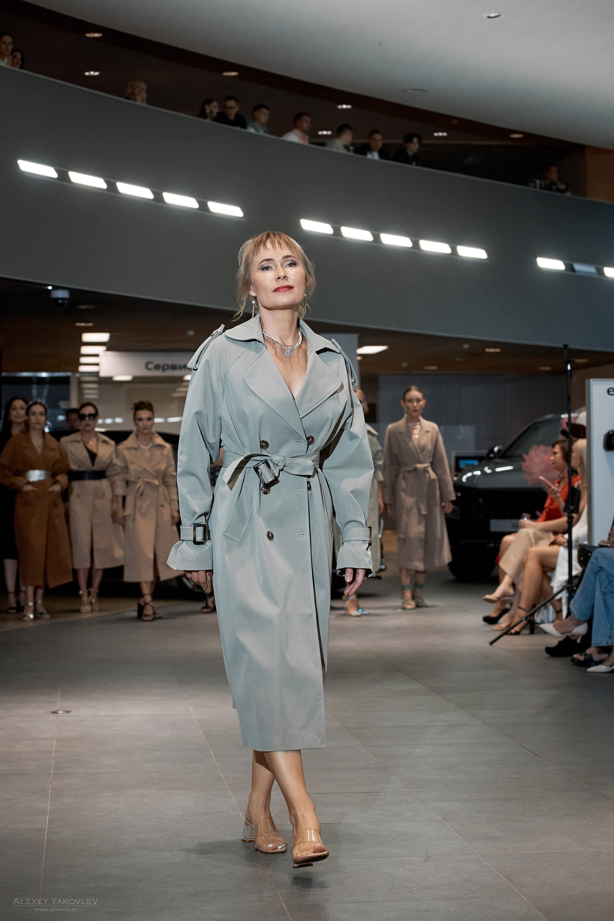 Модный показ PRE-FALL модельной школы Modeling+. Фотограф Алексей Яковлев