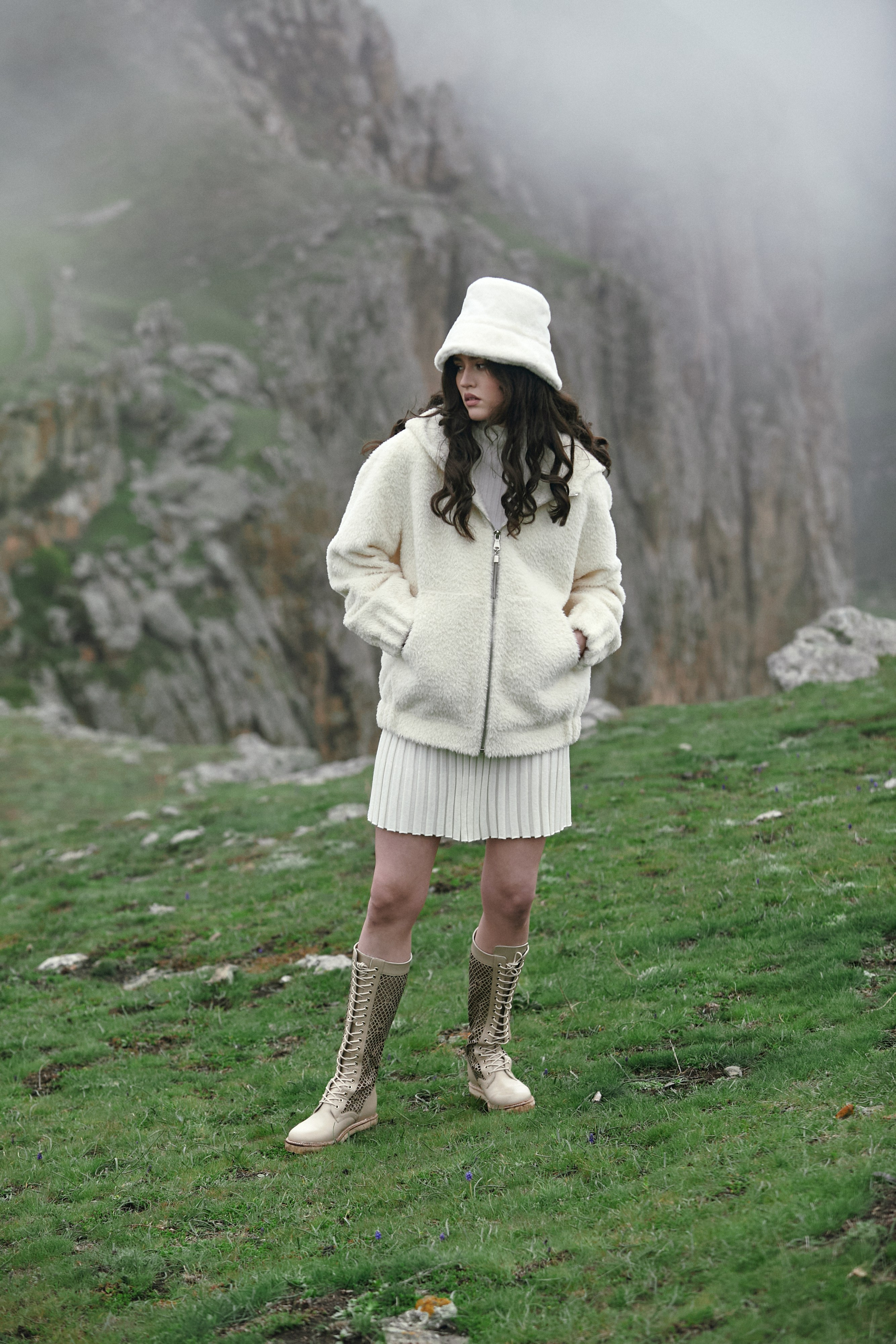 Fashion-продакшн — выездные съемки для брендов. Фотограф Продюсер в горах КБР / Москва  Нальчик Горы