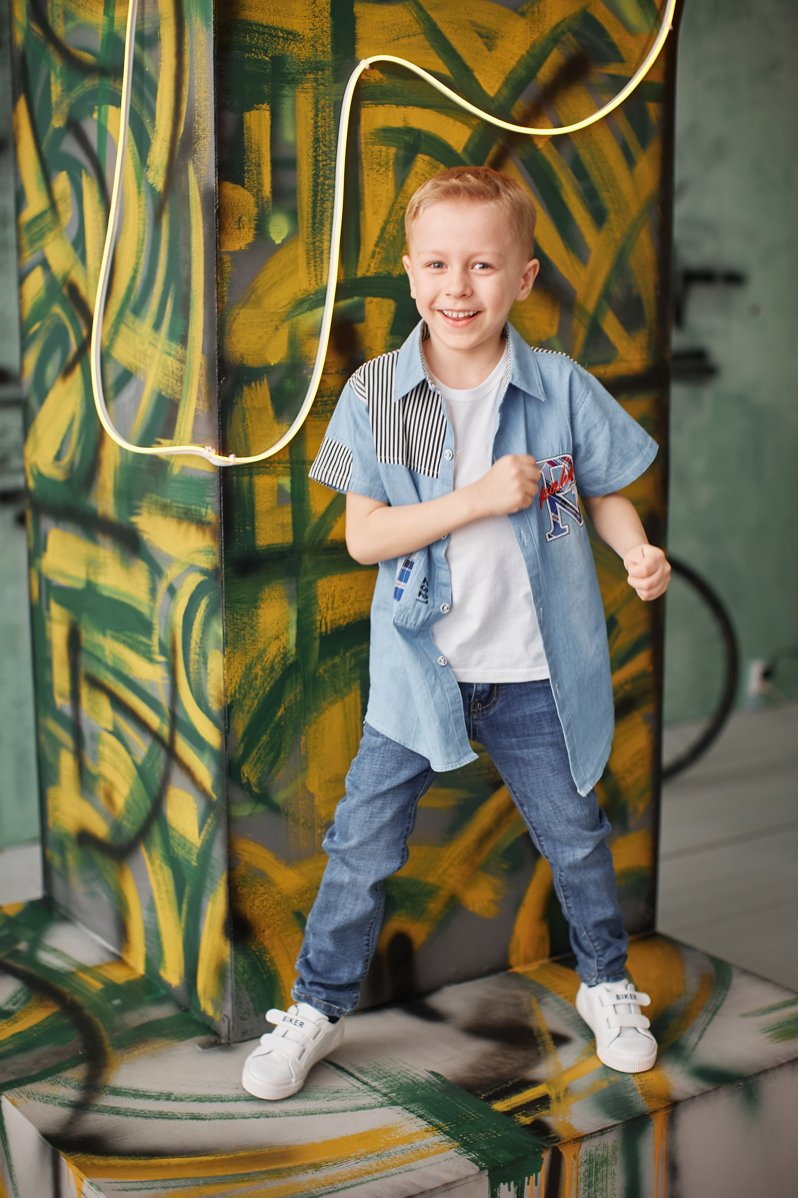 Портреты. Выпускные альбомы в городе Курган для всех