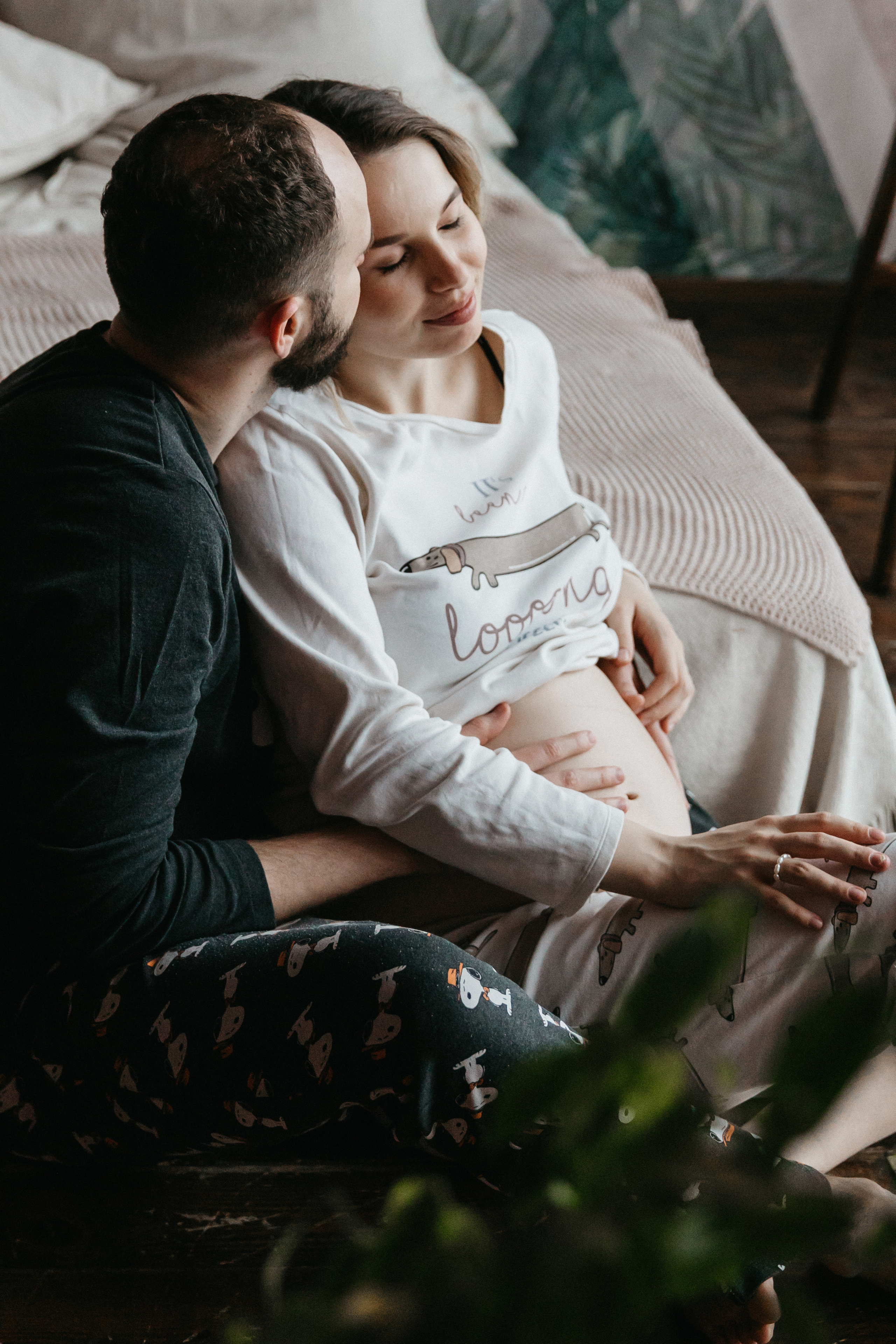 Стильная фотосессия беременности в фотостудии в Москве 2023