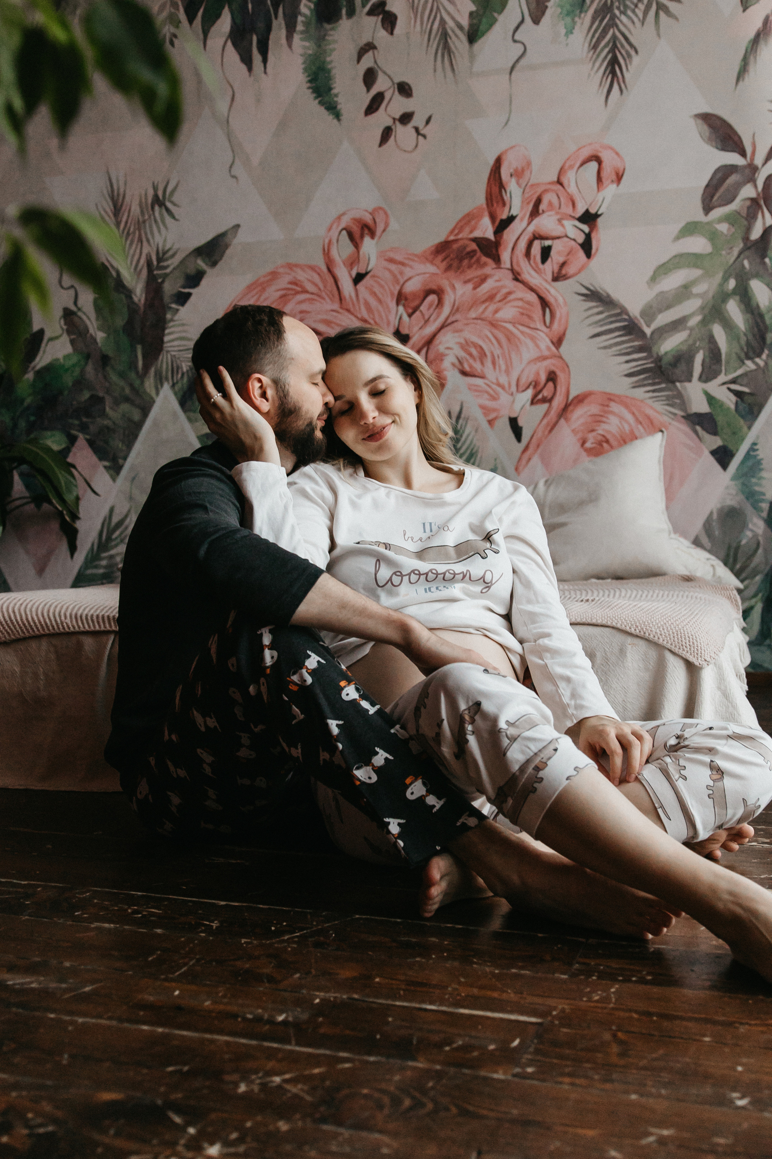 Стильная фотосессия беременности в фотостудии в Москве 2023