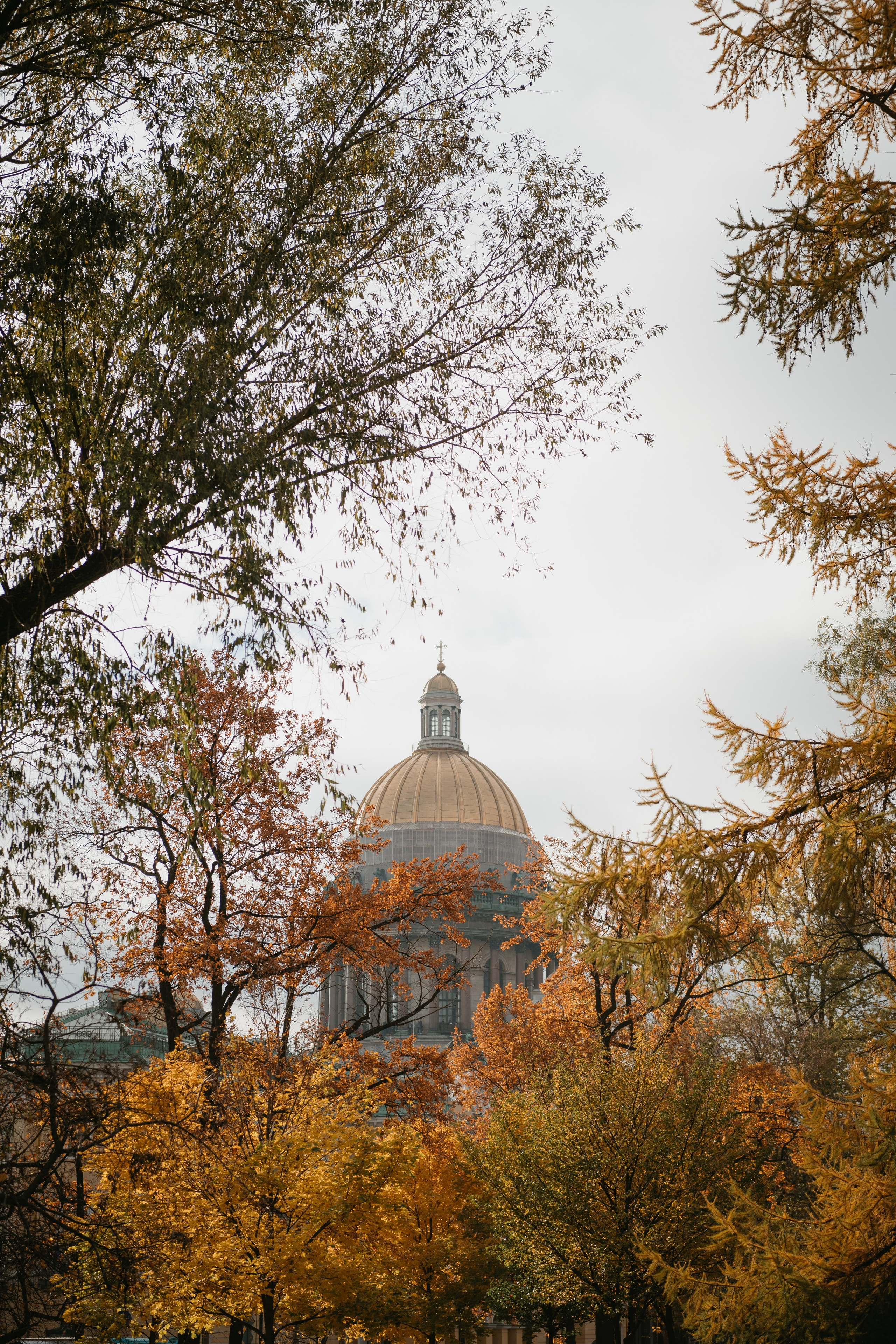 осенняя романтическая фотосессия в центре Санкт-Петербурга