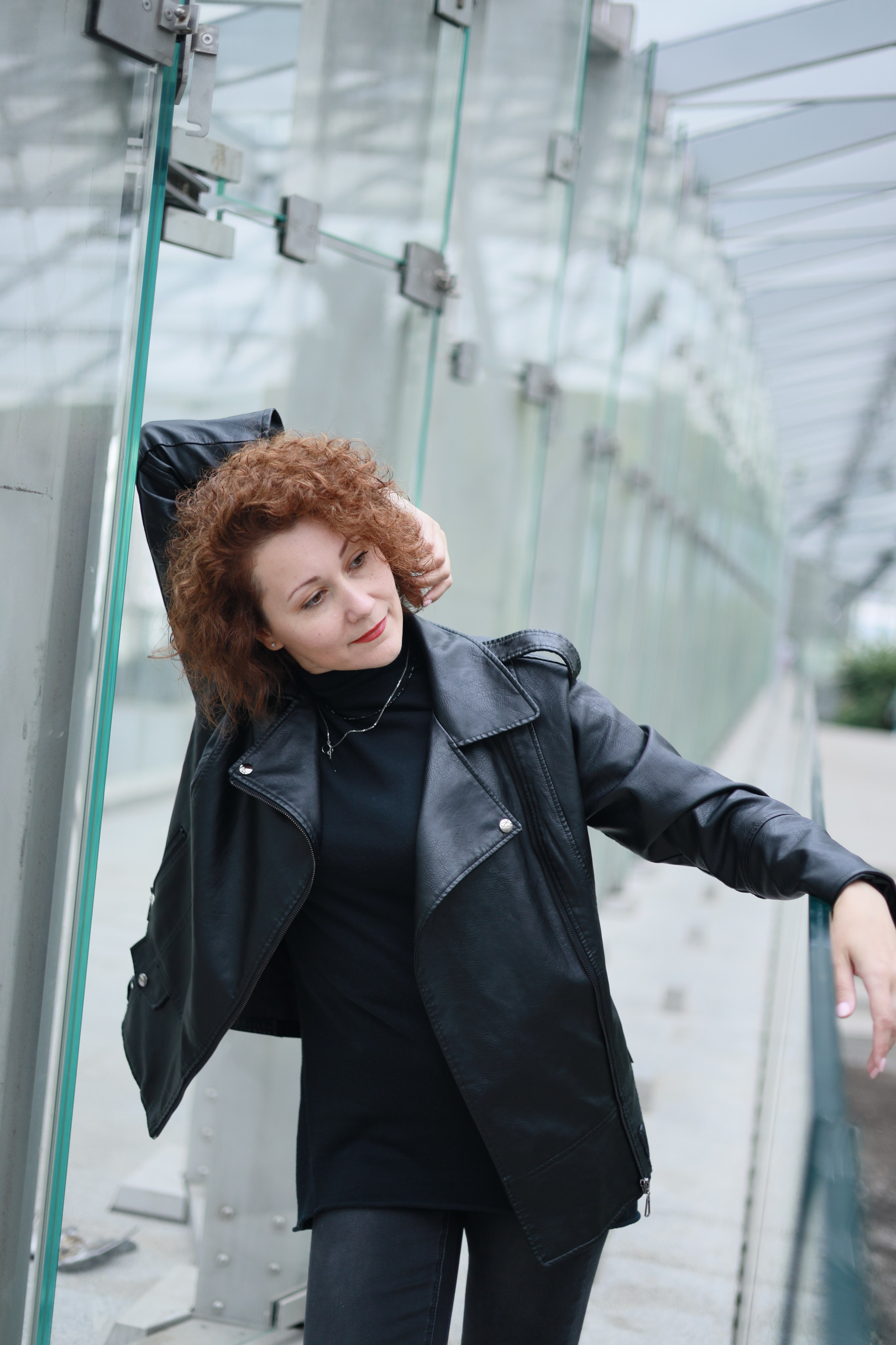 Larisa walking in the park. Family, portrait, content photo in Costa Rica Evgeniya Besprozvannykh