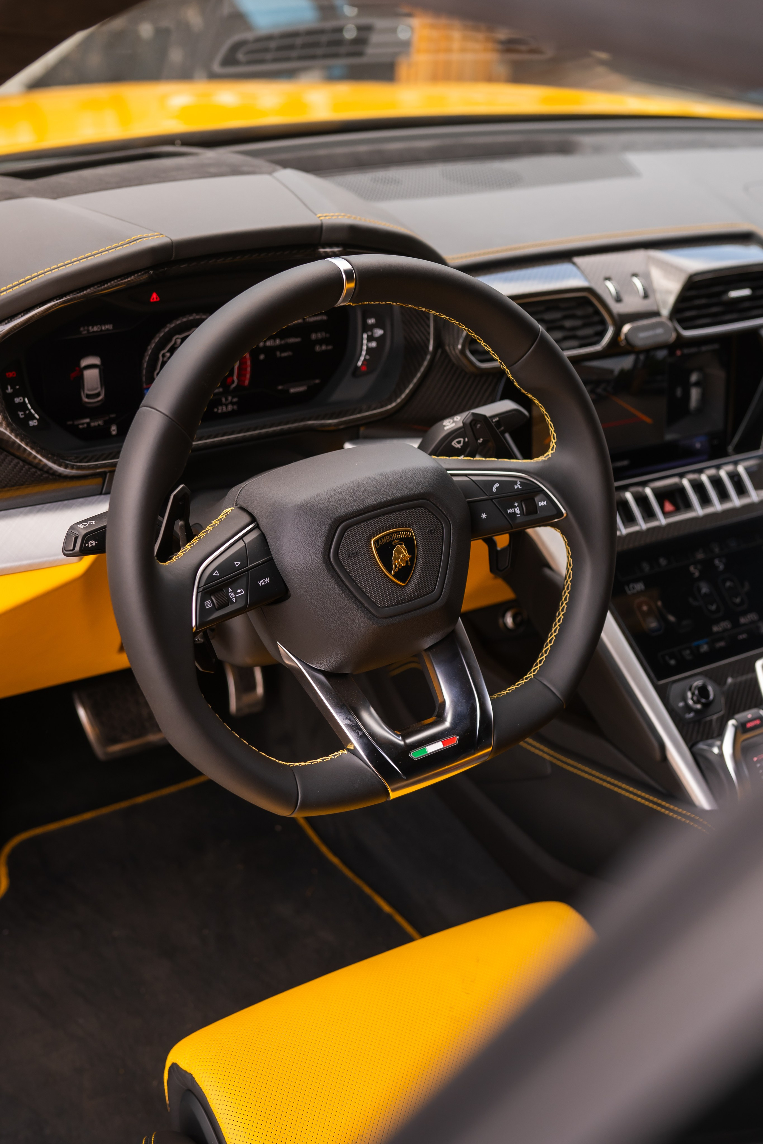 Lamborghini Urus. Mirllaev