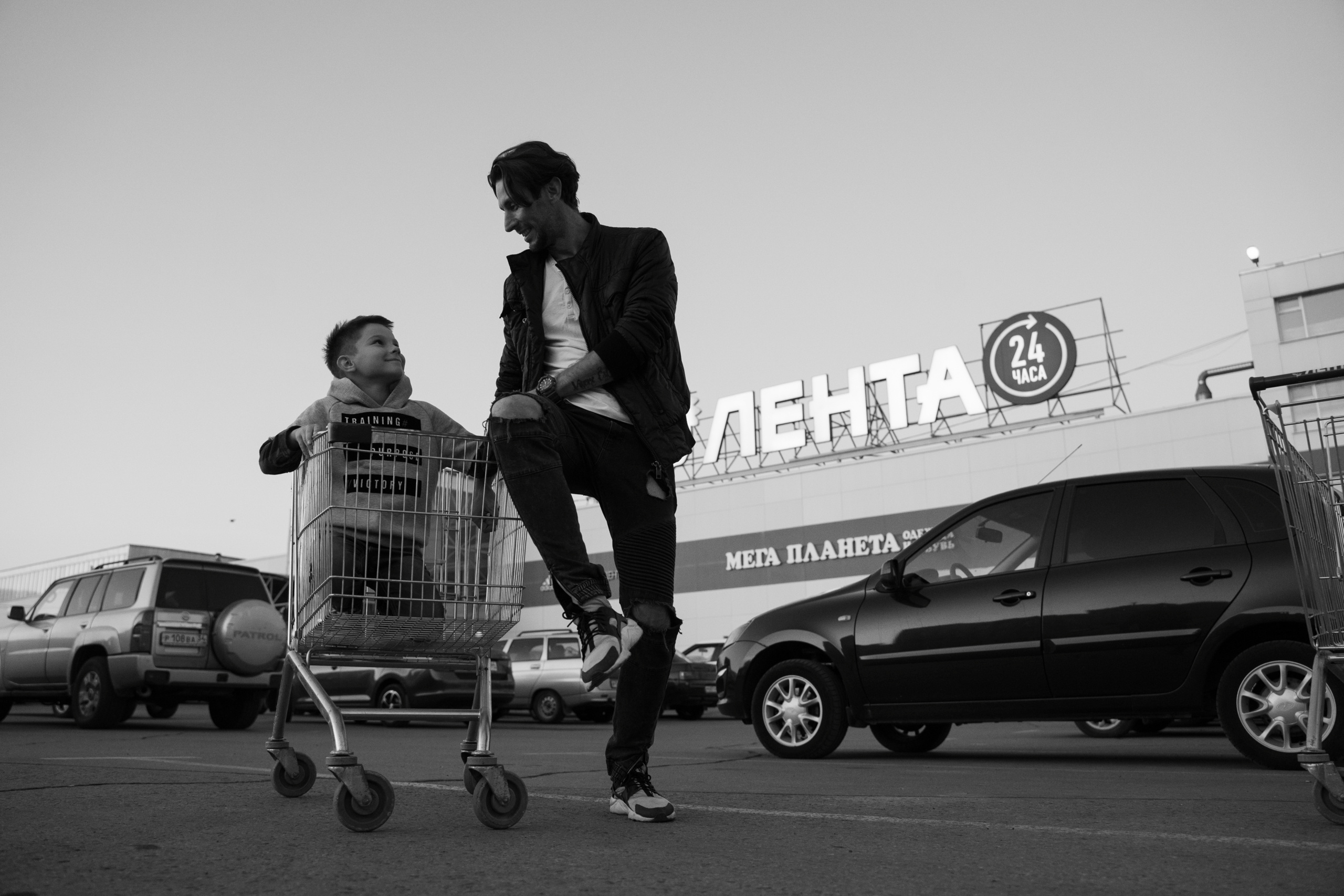 Отец и сын. Фотограф Максим Маркелов