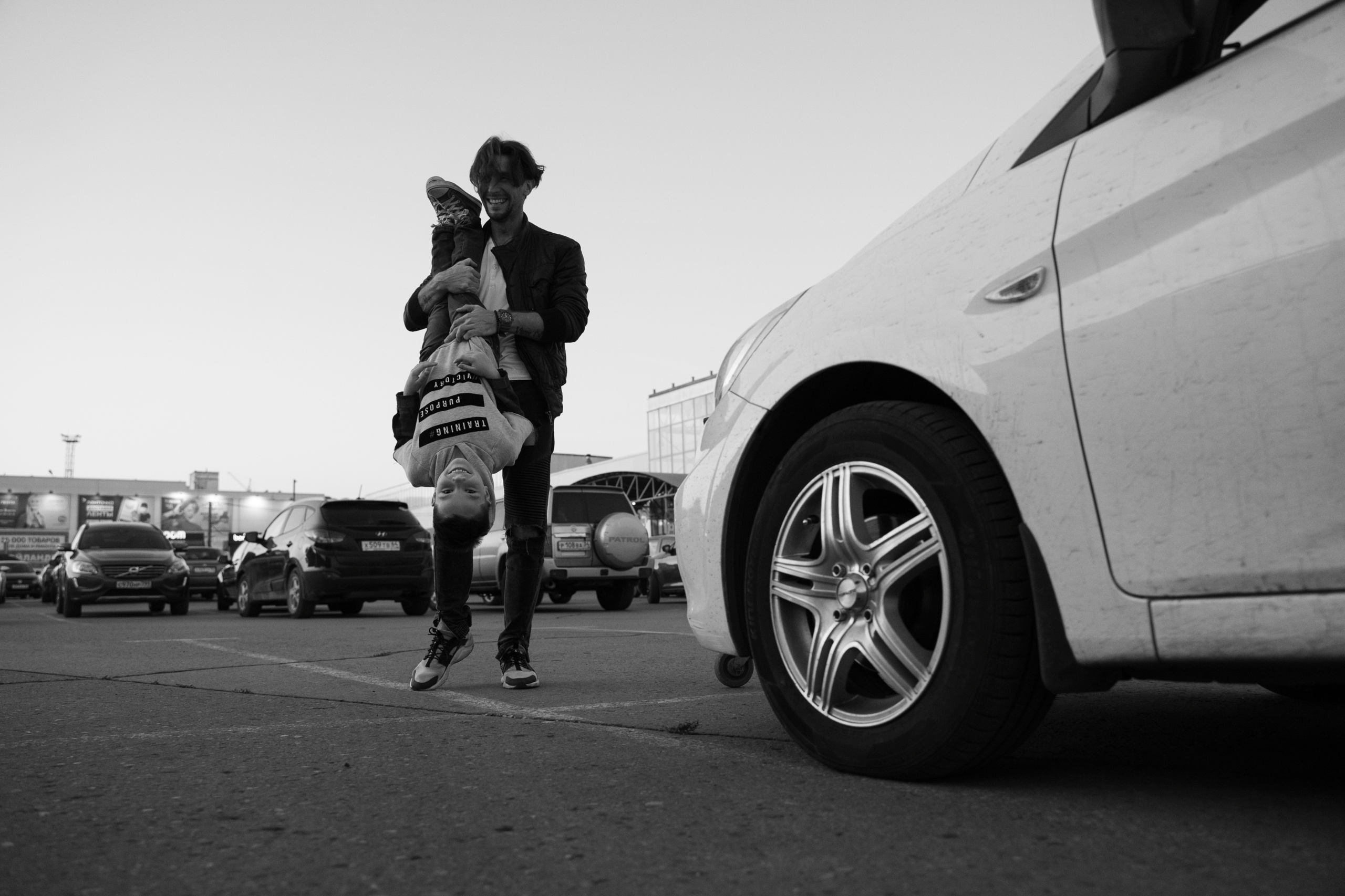 Отец и сын. Фотограф Максим Маркелов