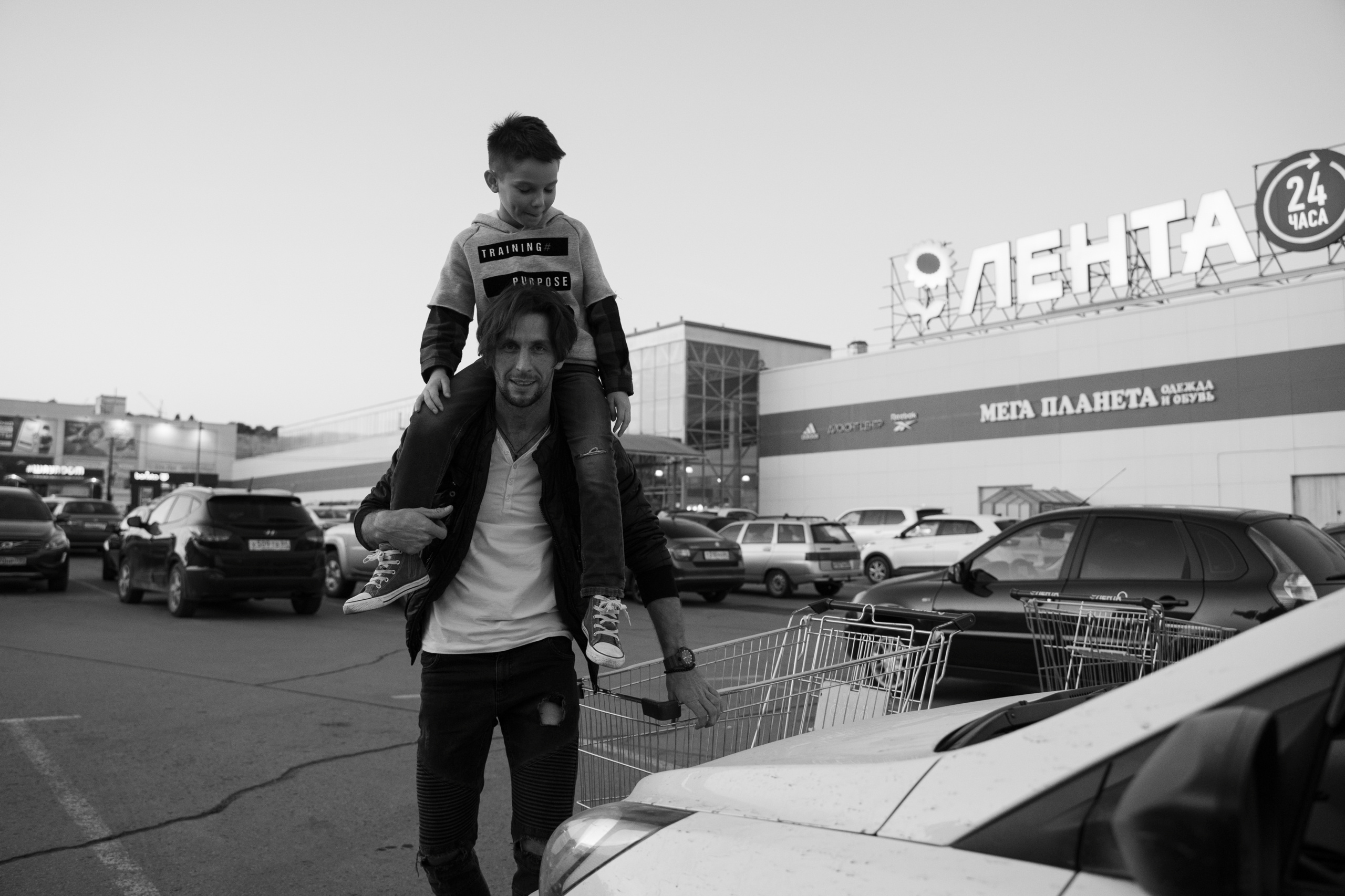 Отец и сын. Фотограф Максим Маркелов