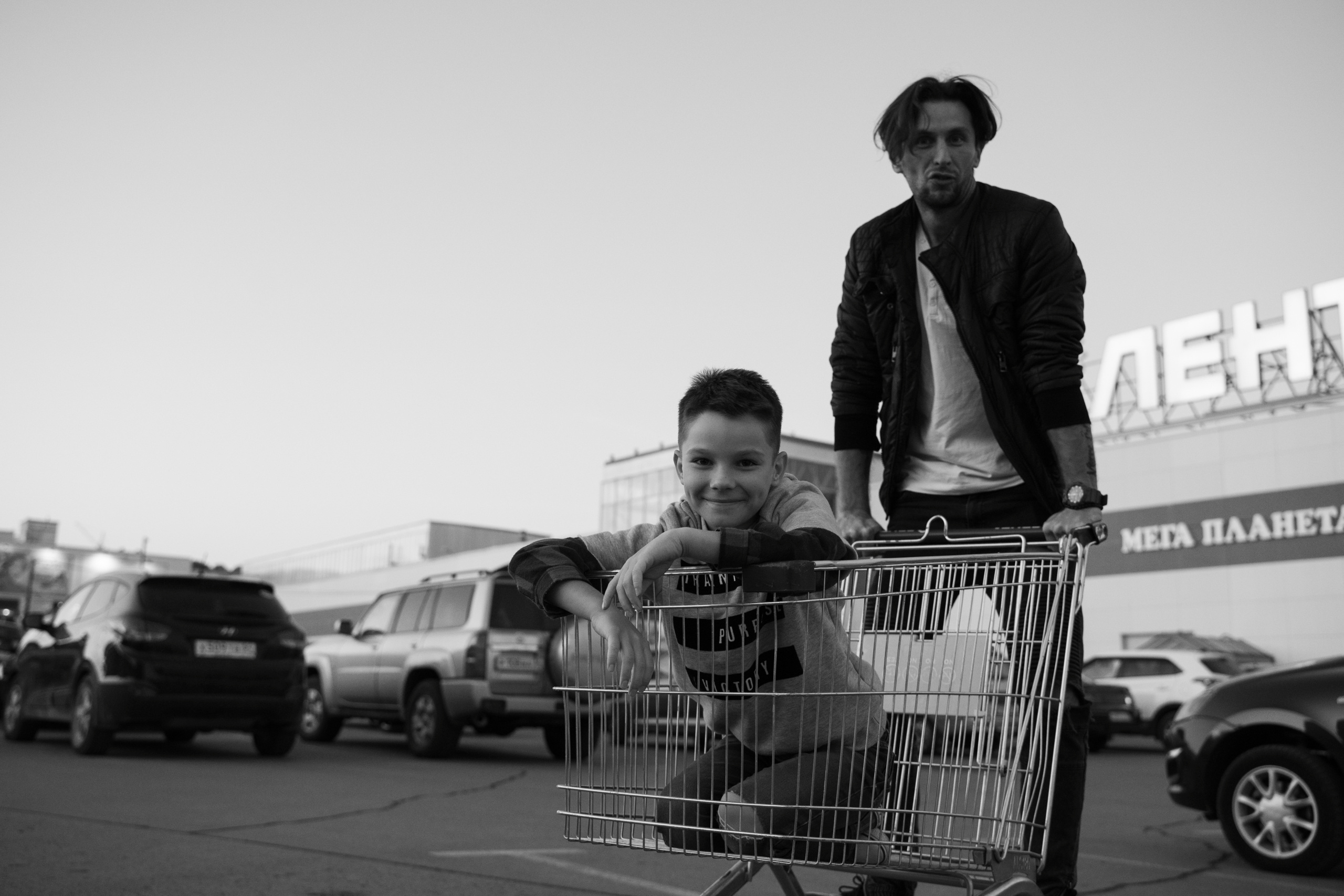 Отец и сын. Фотограф Максим Маркелов