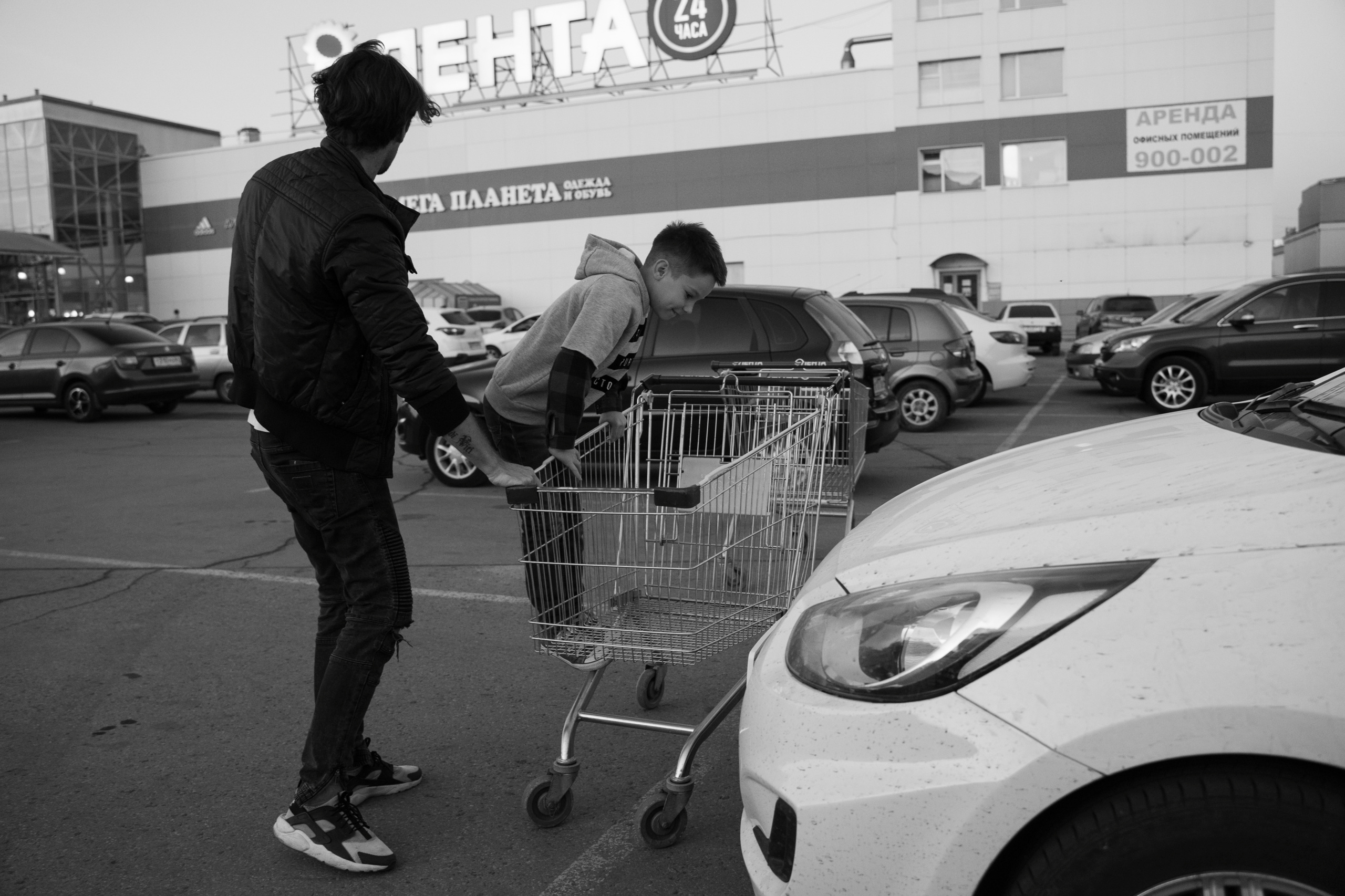 Отец и сын. Фотограф Максим Маркелов