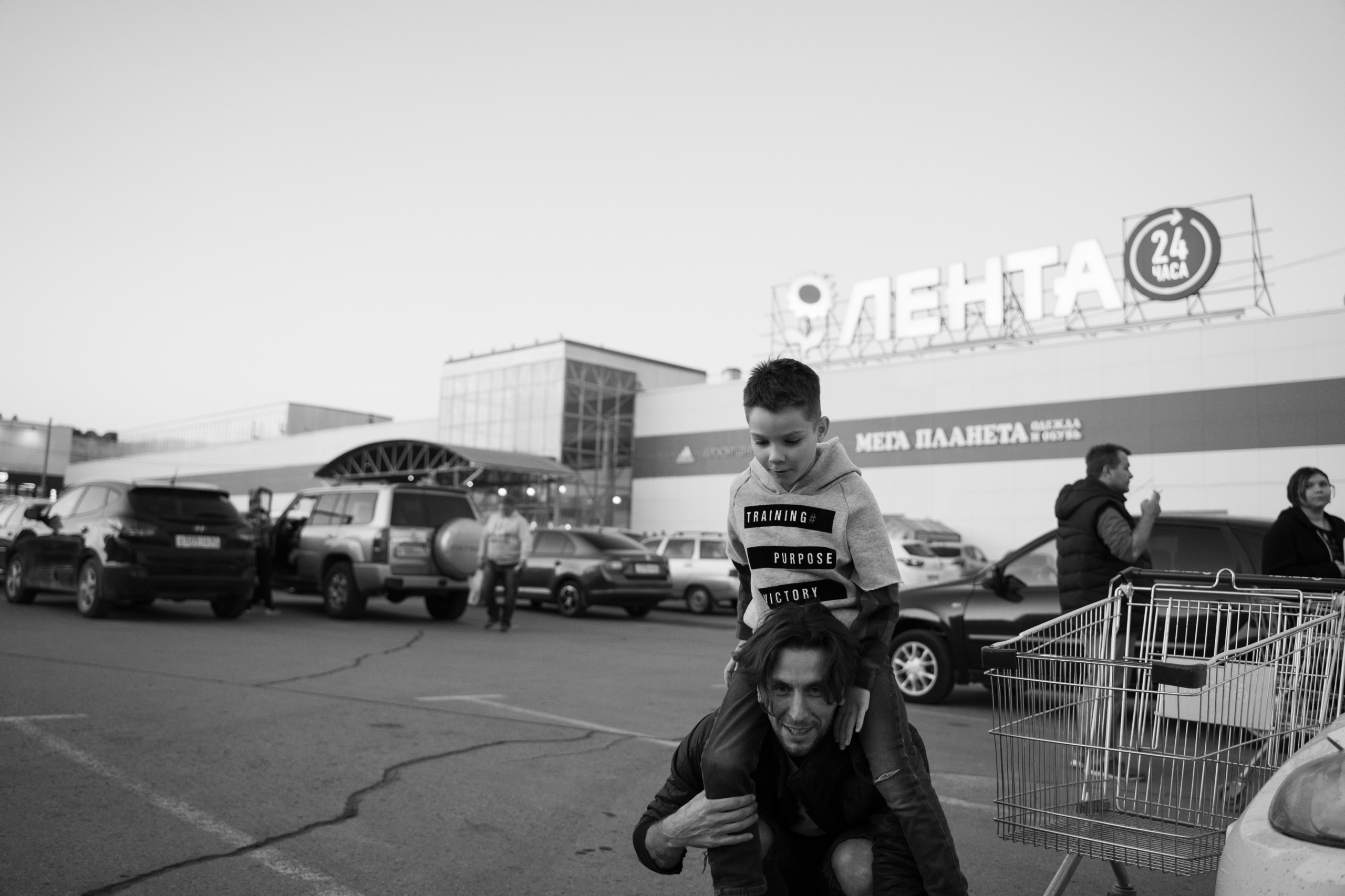 Отец и сын. Фотограф Максим Маркелов