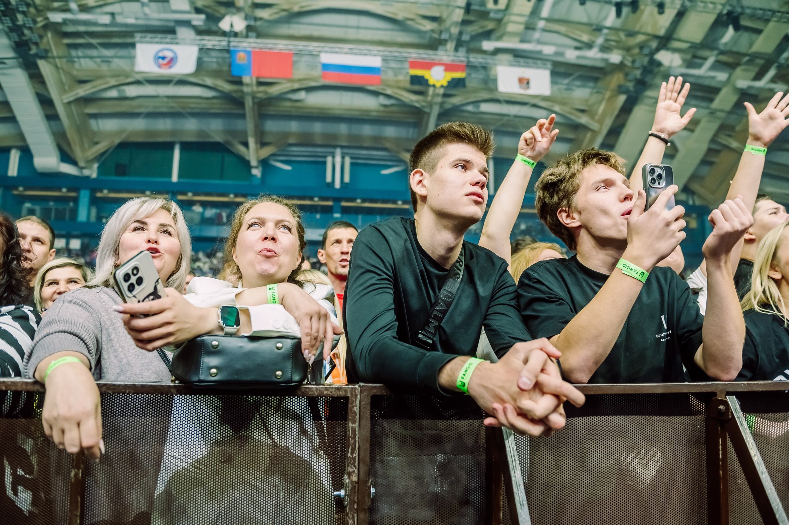 Руки вверх в Ледовом Дворце 15.11.2025. Детский фотограф, семейный фотограф и репортажи в Кемерово