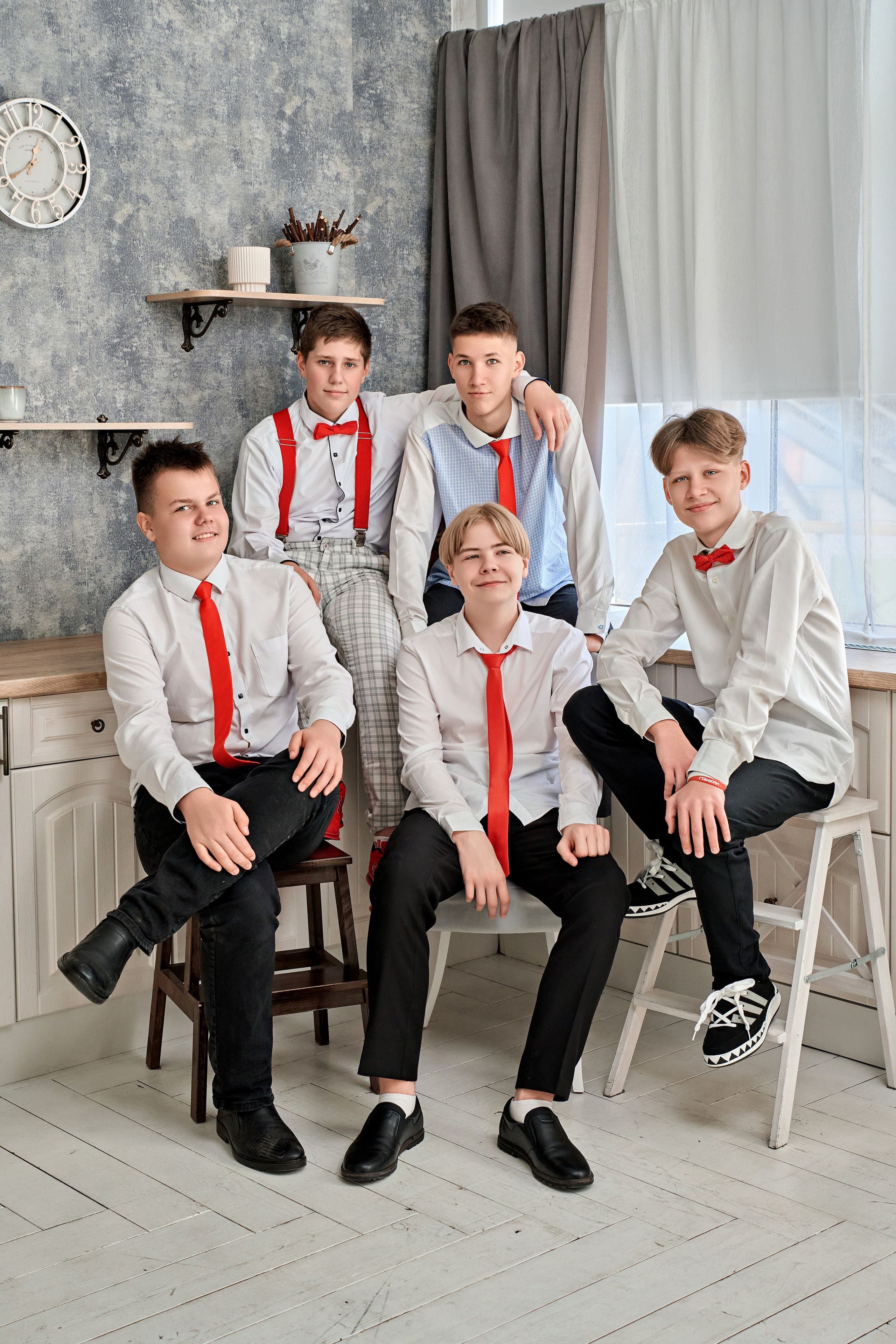 Фотосъёмка в студии «Окна» на выпускные альбомы. Калуга. Фотограф Меняйло Евгений. Свадьба. Портрет. Репортаж. Семья. Контент