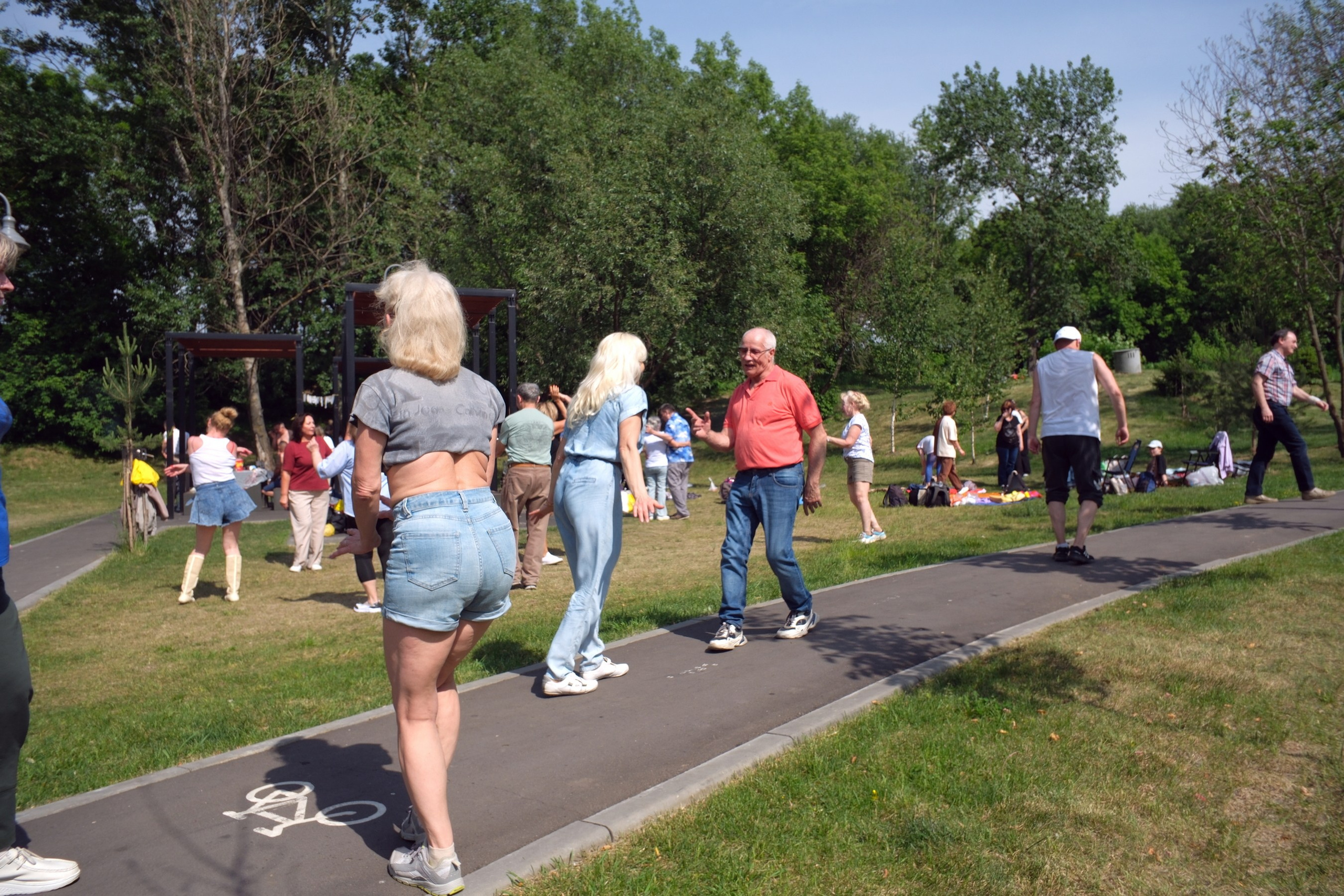 31.05.2025. Покровский парк. Активное долголетие. Улица, люди, жизнь…