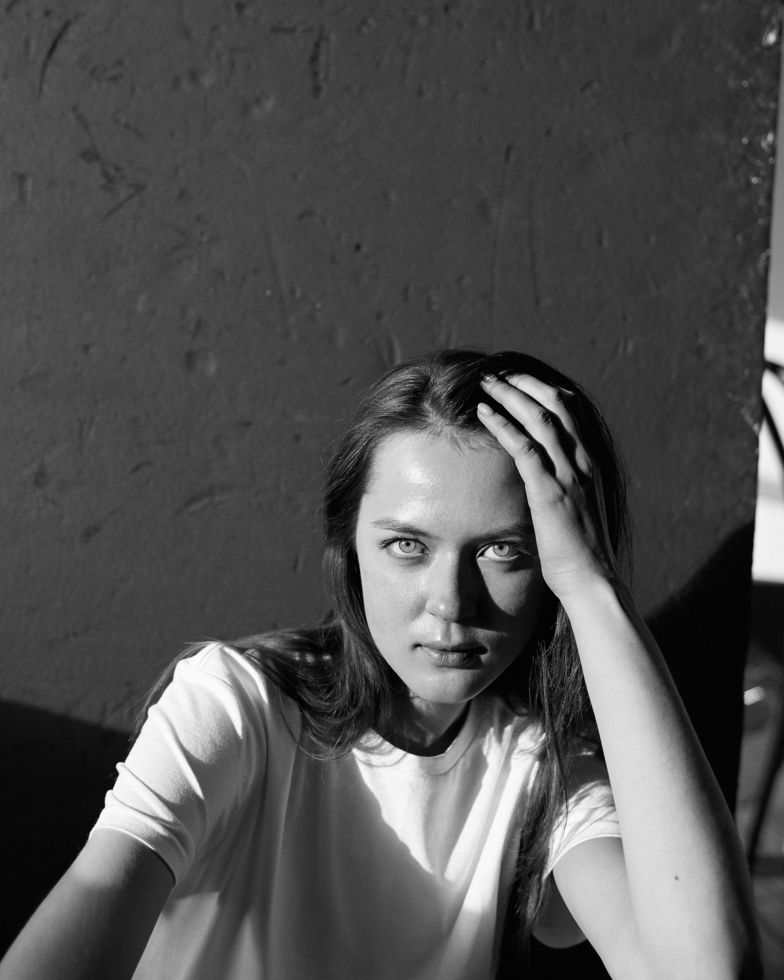 Пронзительный взгляд девушки