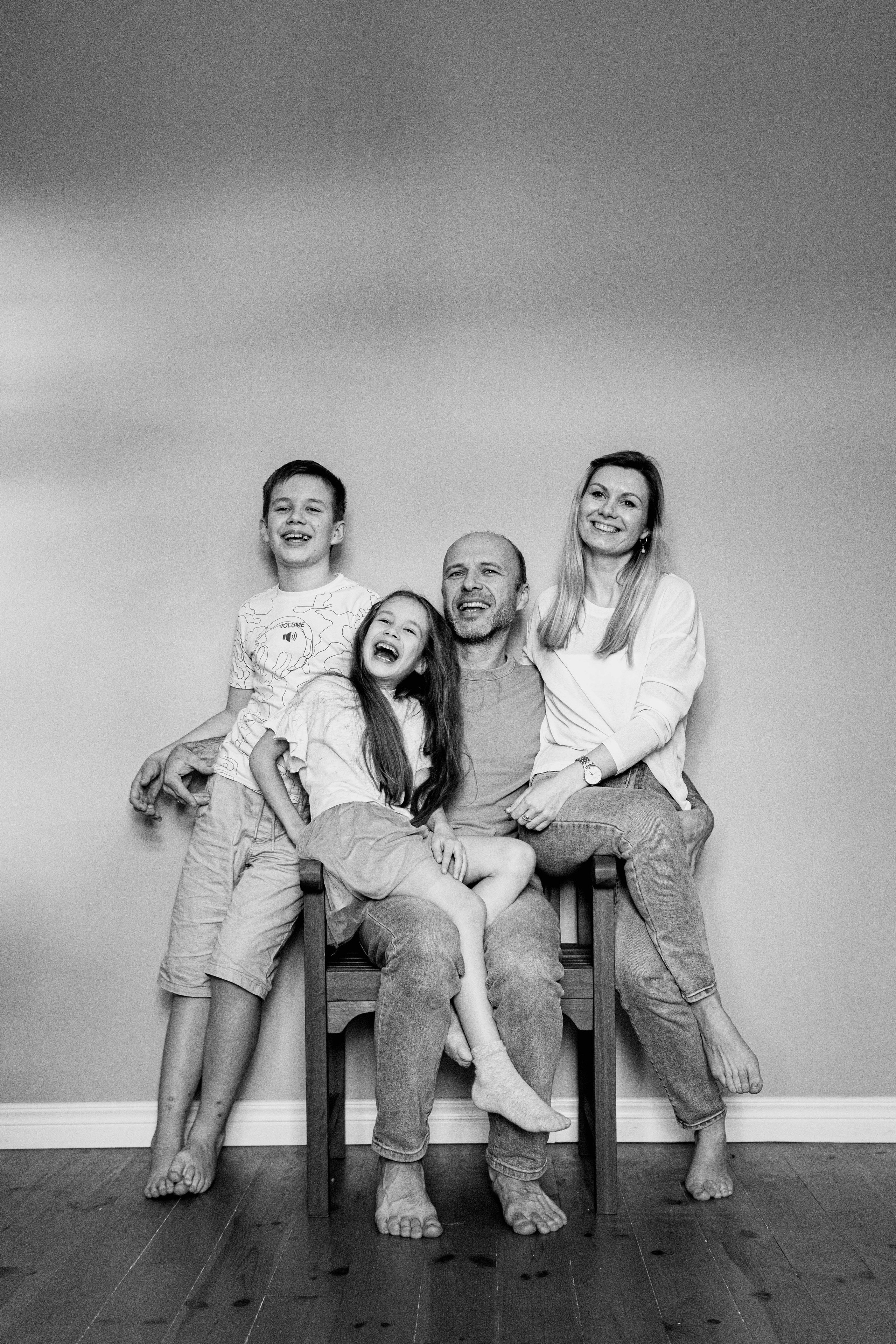 Василий и Ирина с детьми. Домашняя съемка. Фотограф в Крыму