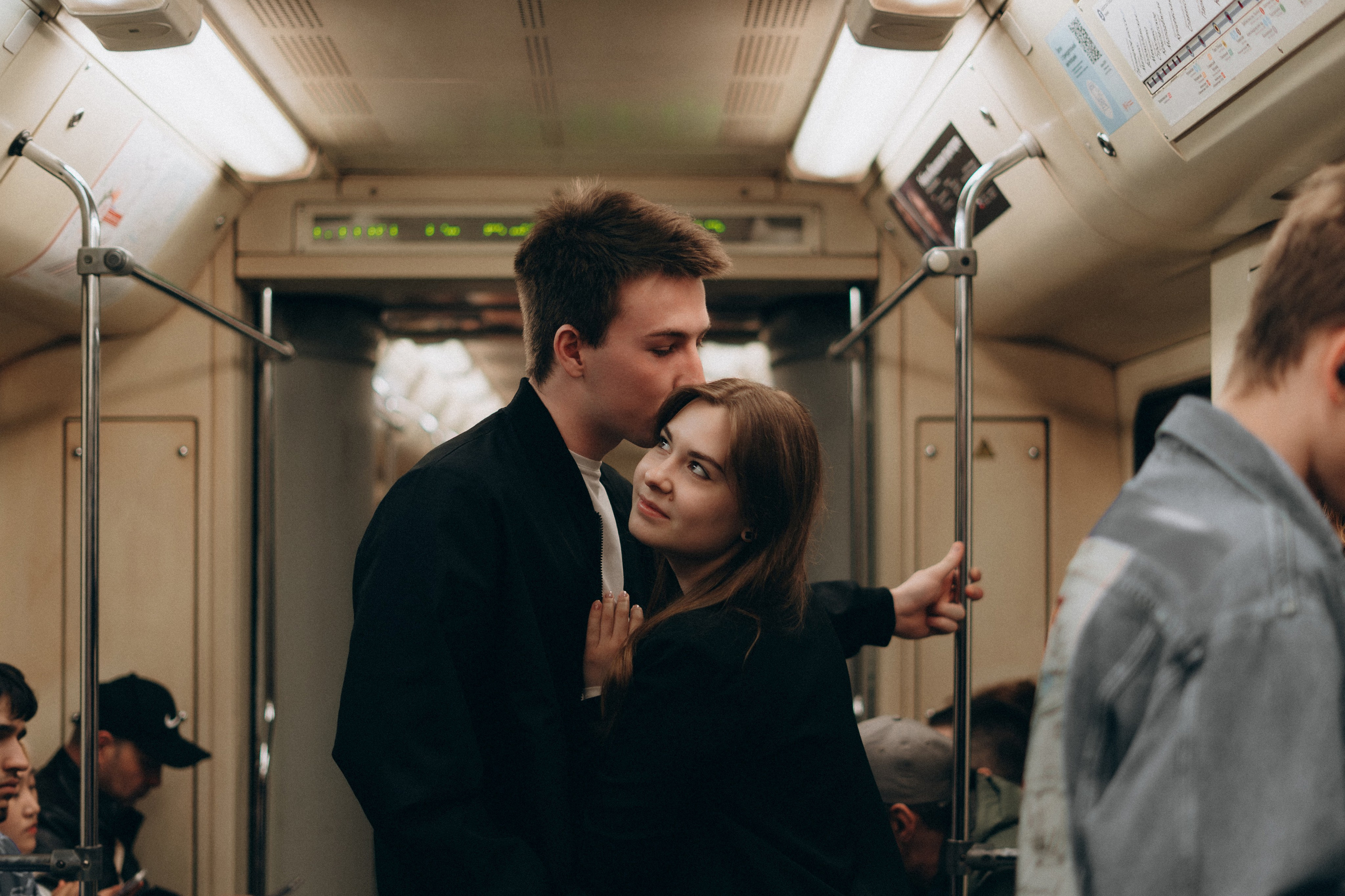 Юля и Даня | Прогулка по улицам Москвы. Фотограф Москва Виктория-Антуанетта