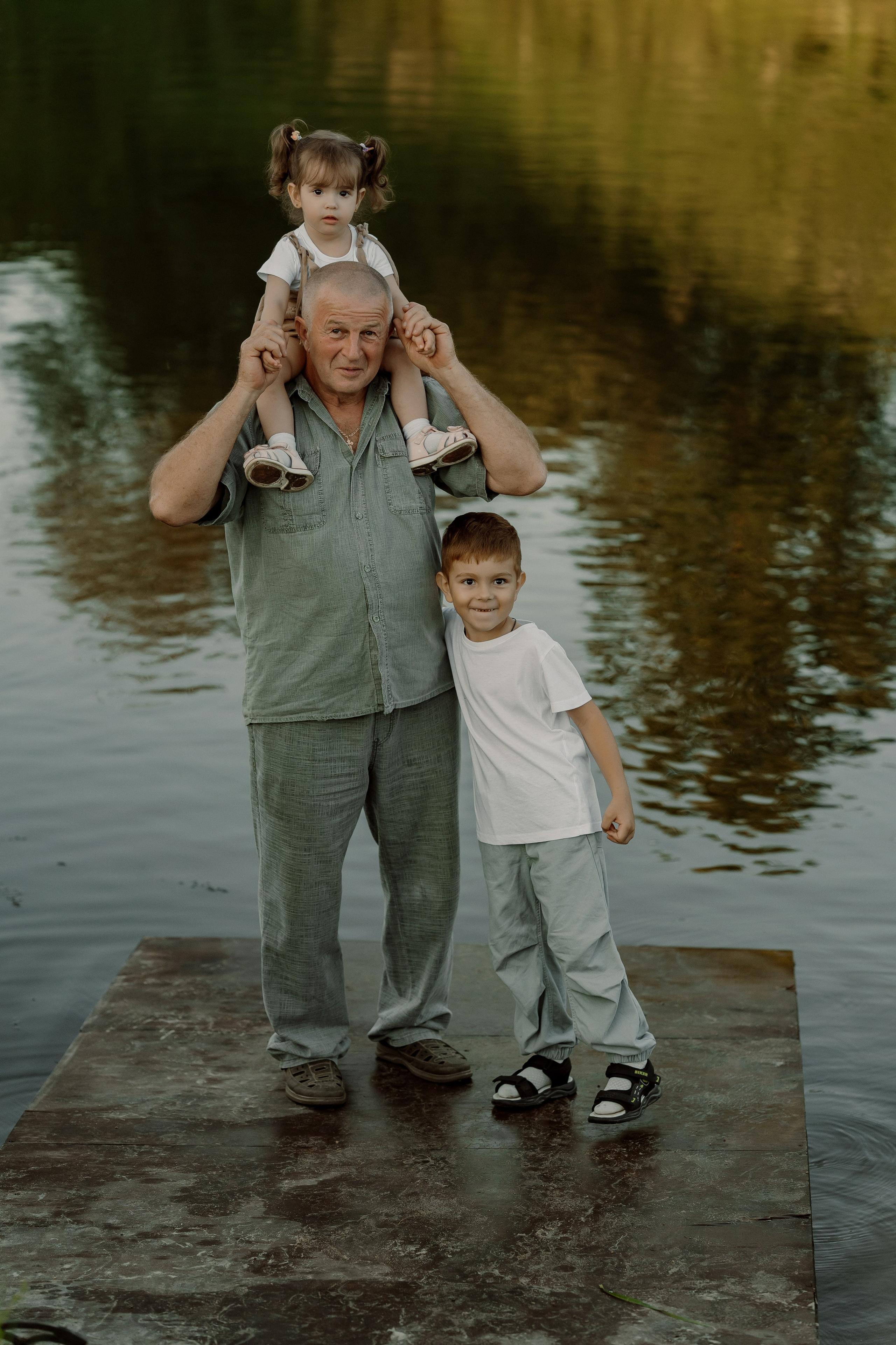 Съемка с внуками. Свадебный и индивидуальный фотограф в Суворове Клюева Мария